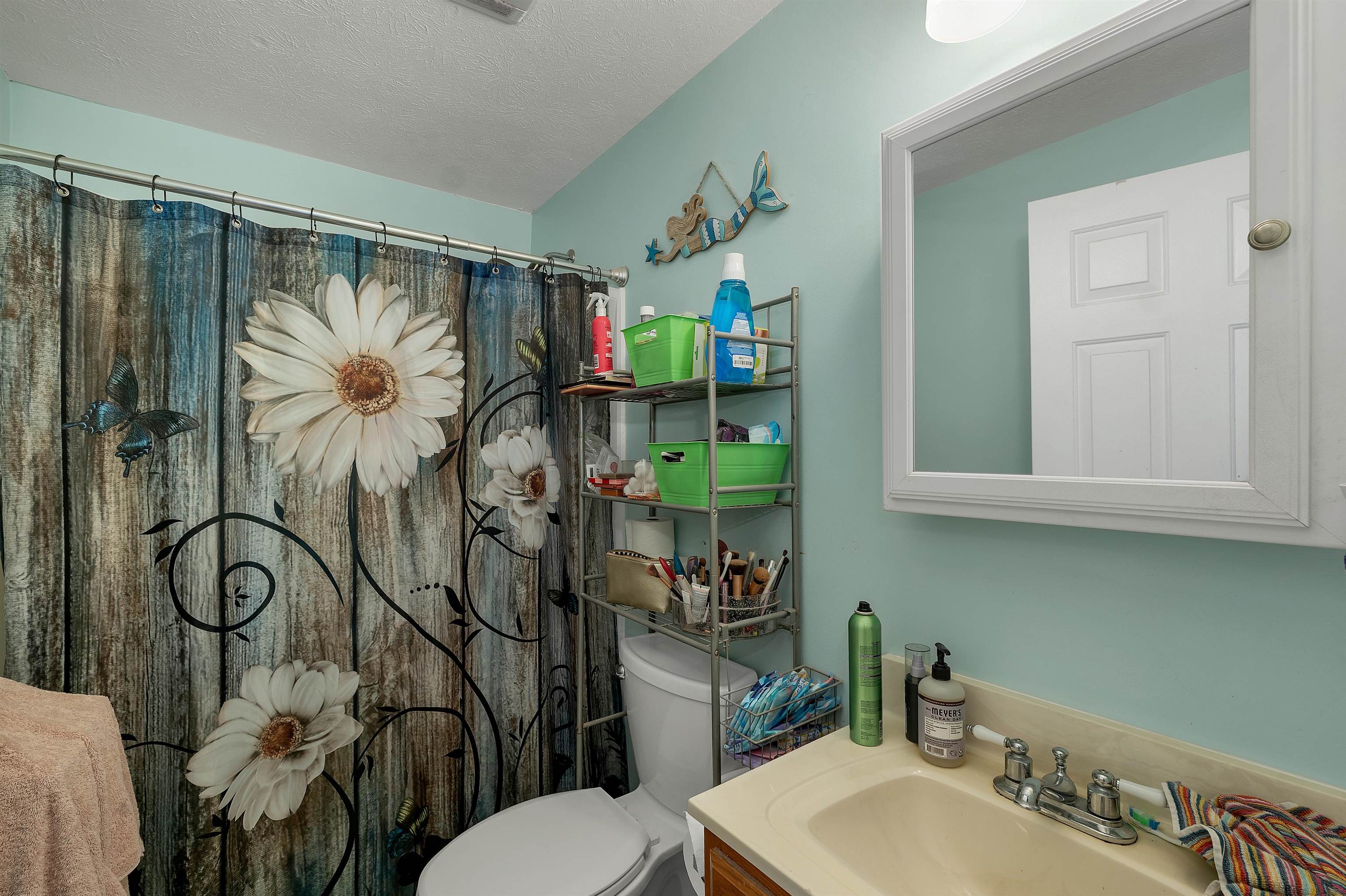 479 Lake Ave, Manchester, NH 03103