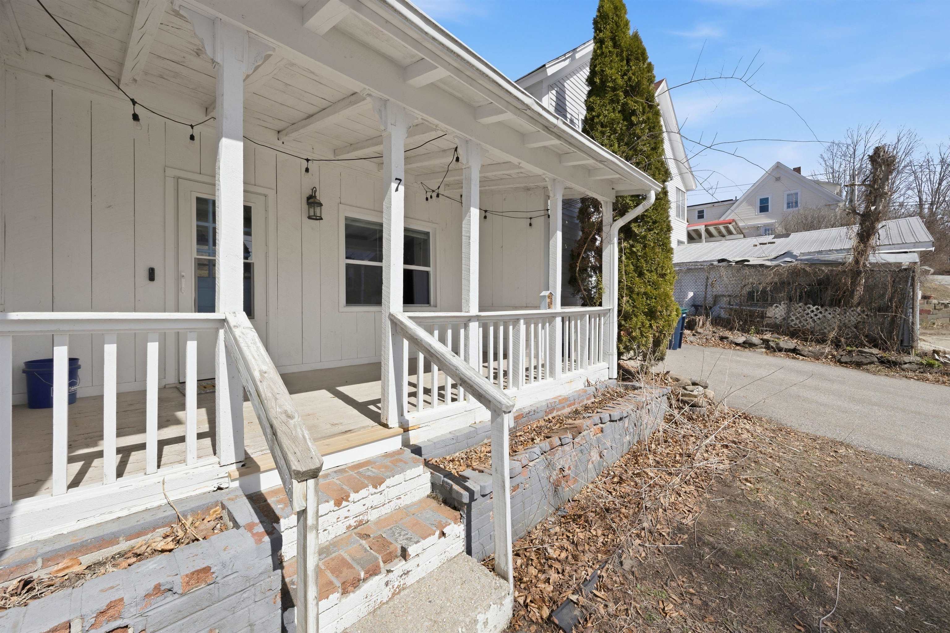 7 West St, Tilton, NH 03276