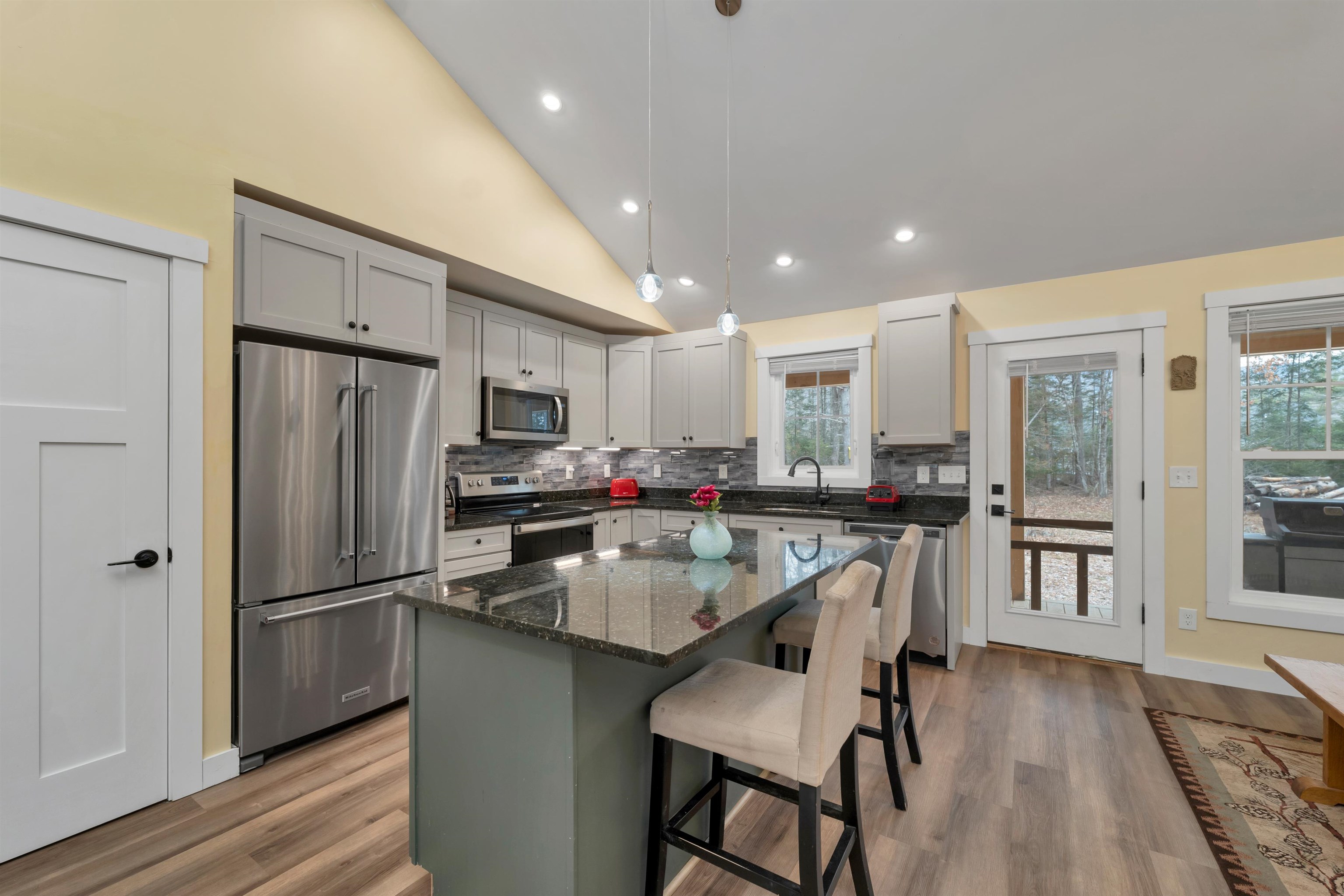 12 Winchester Ln, Tuftonboro, NH 03850