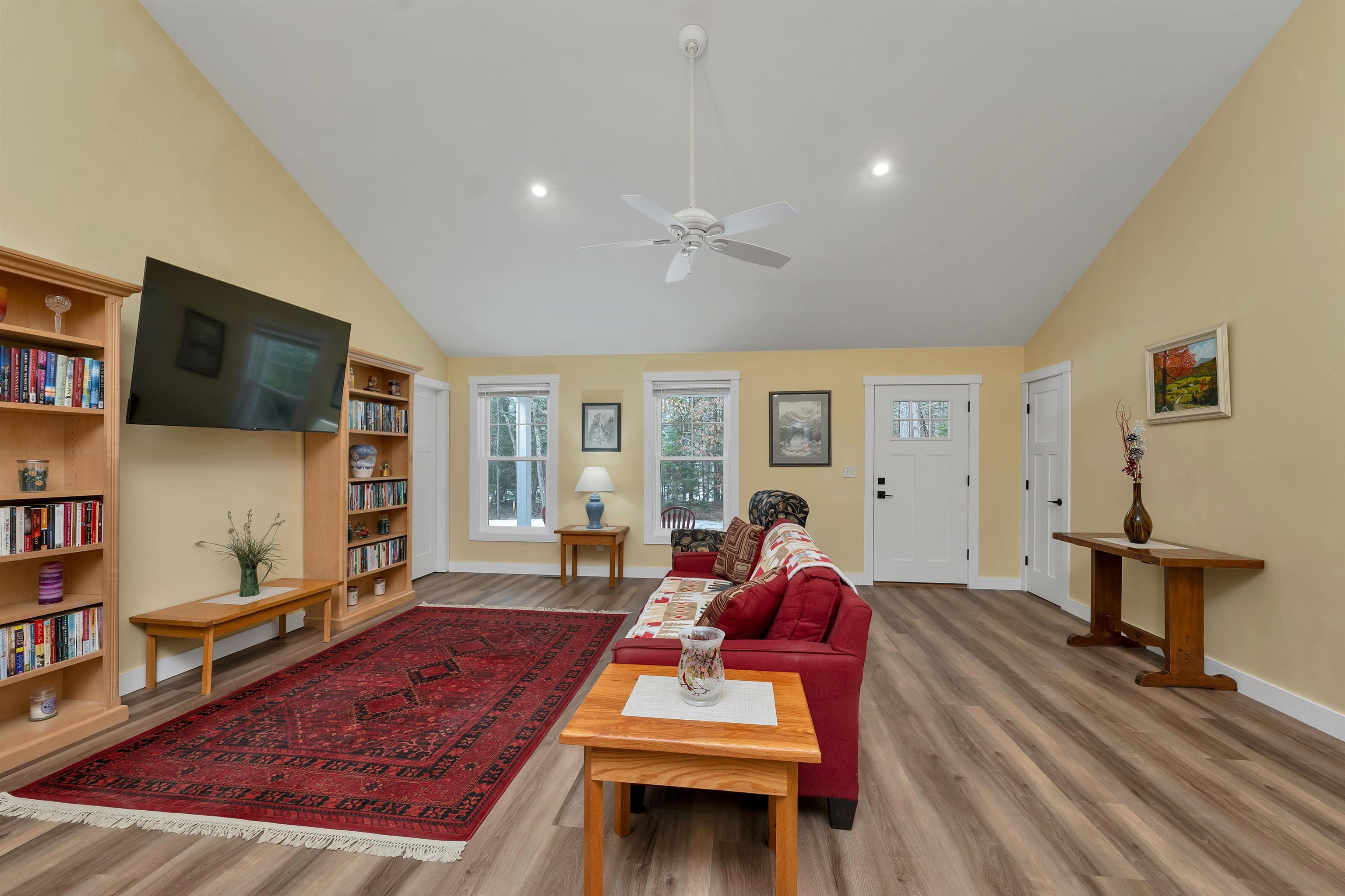 12 Winchester Ln, Tuftonboro, NH 03850