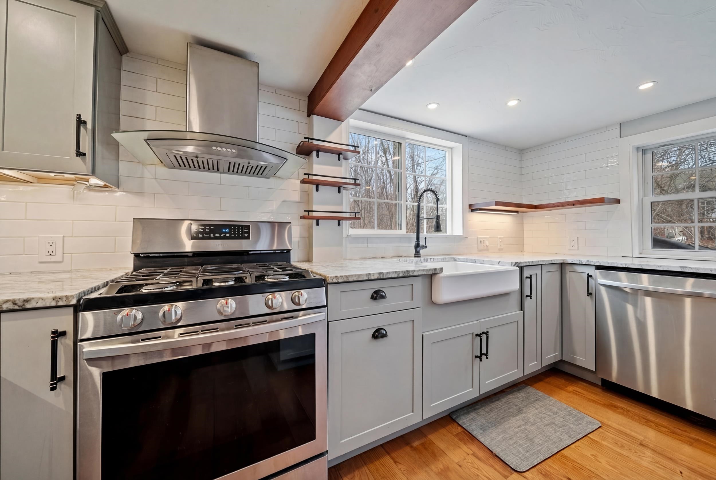 79 Haverhill Rd, Chester, NH 03036