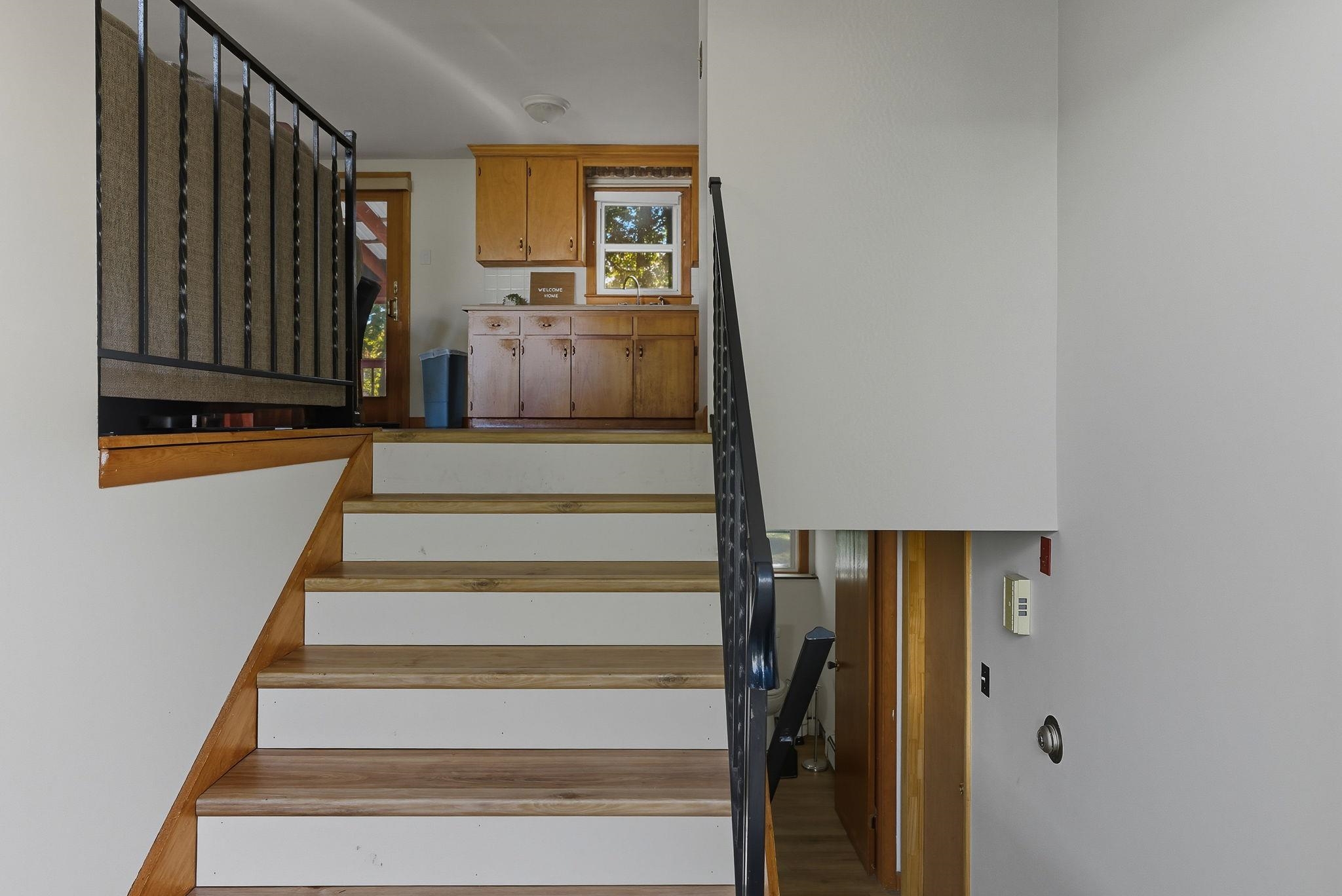 4 Vernon Ave, Rochester, NH 03867