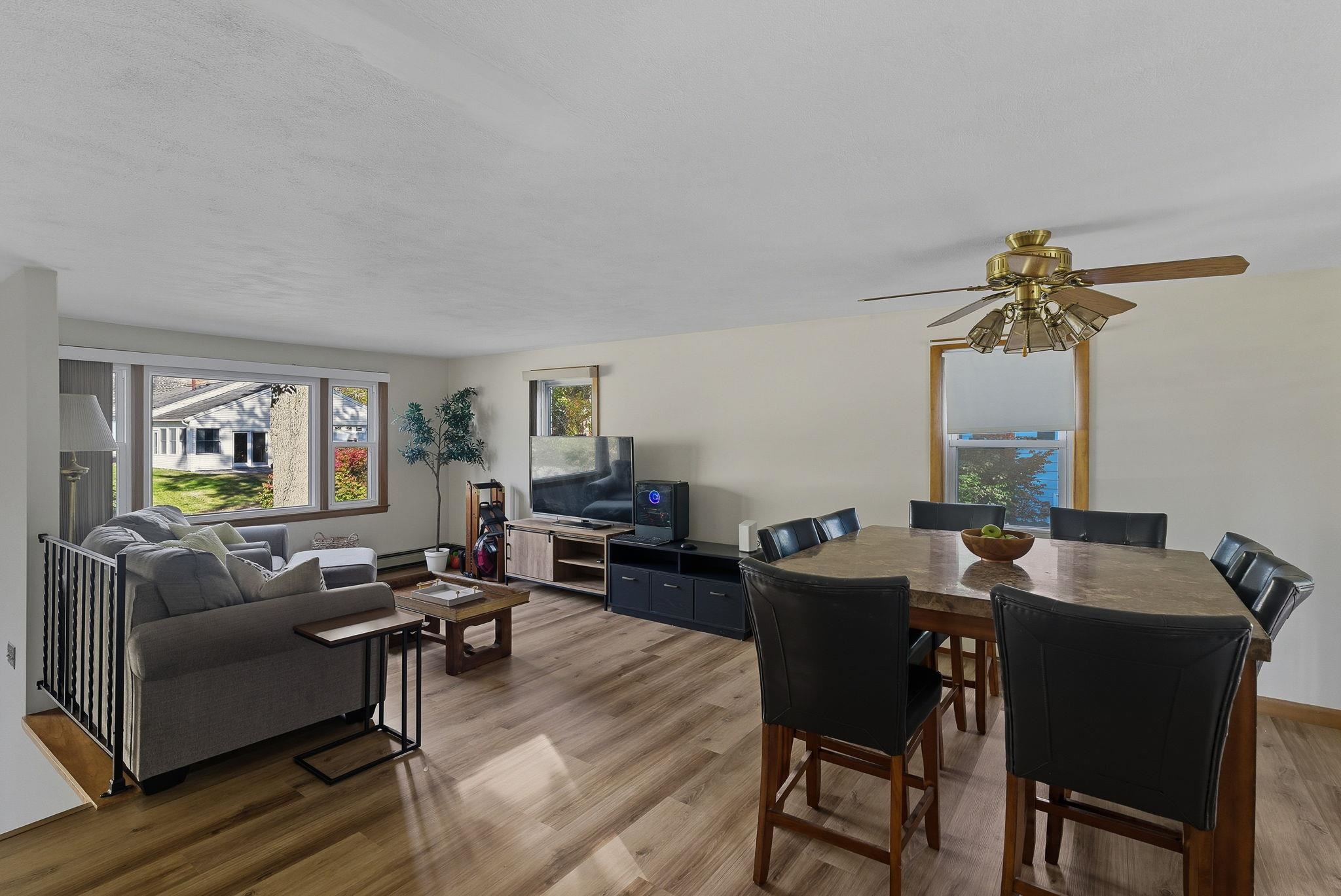 4 Vernon Ave, Rochester, NH 03867