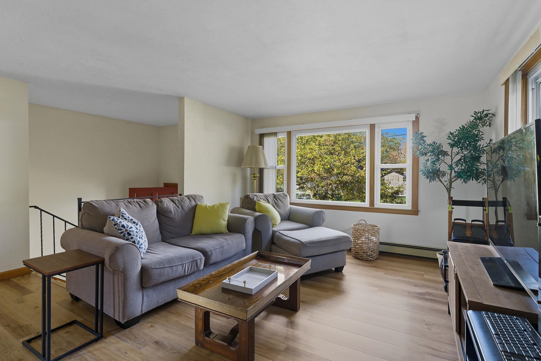 4 Vernon Ave, Rochester, NH 03867