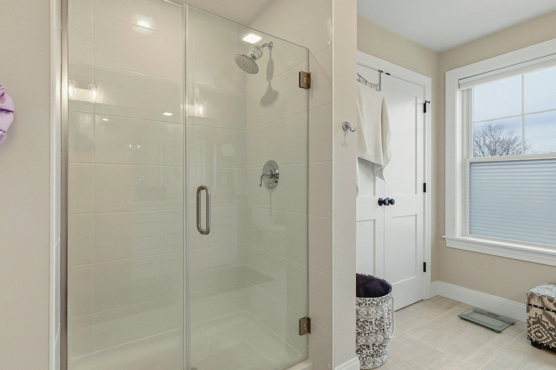 40 Sage Ln, Portsmouth, NH 03801