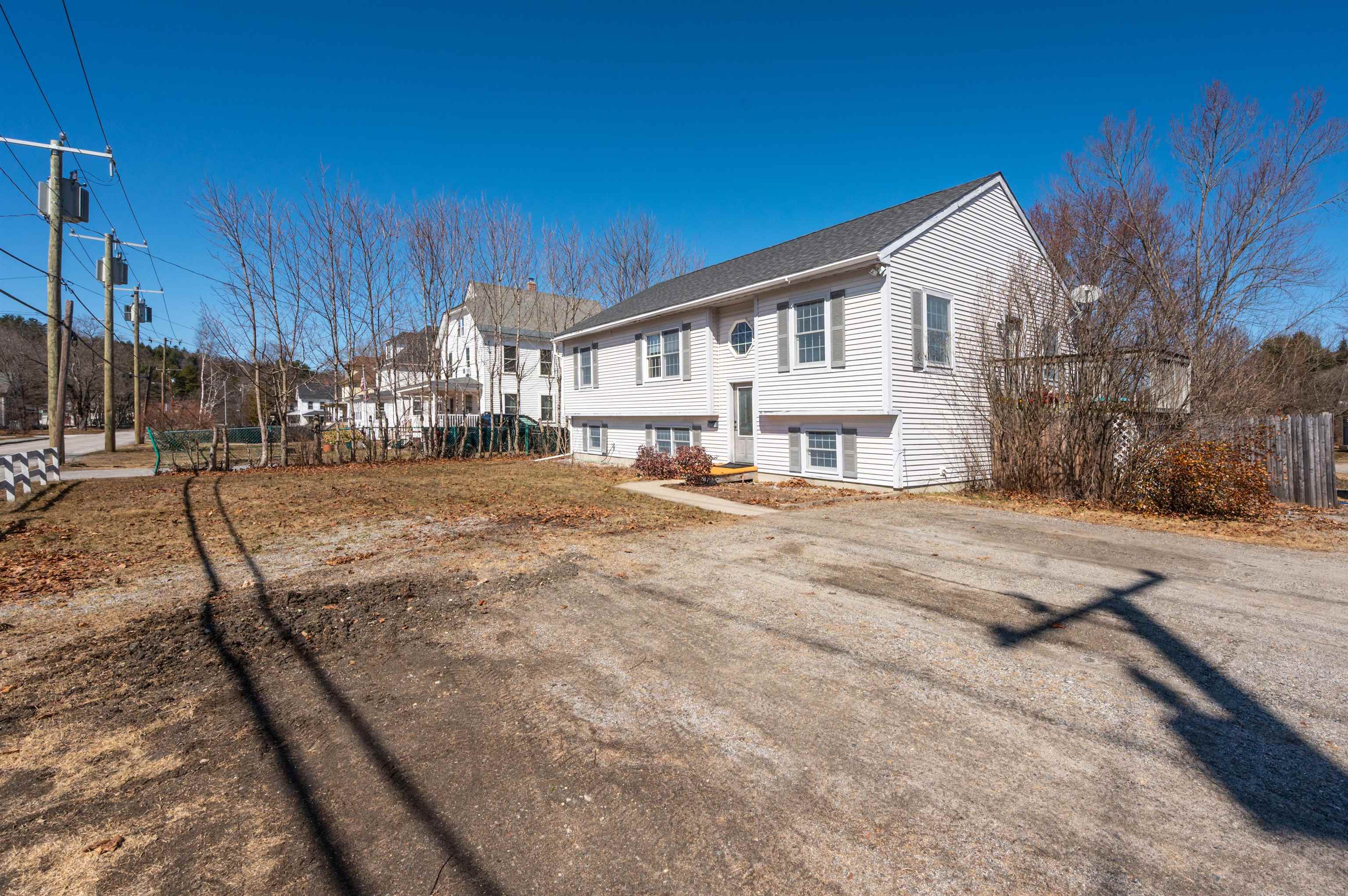 31 Oak St, Newport, NH 03773