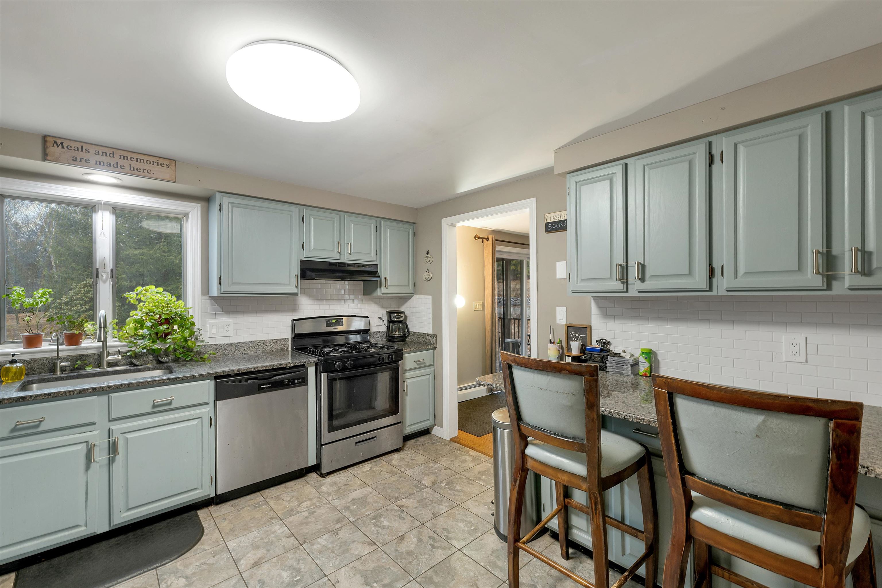 104 Ridgewood Dr, Gilmanton, NH 03237