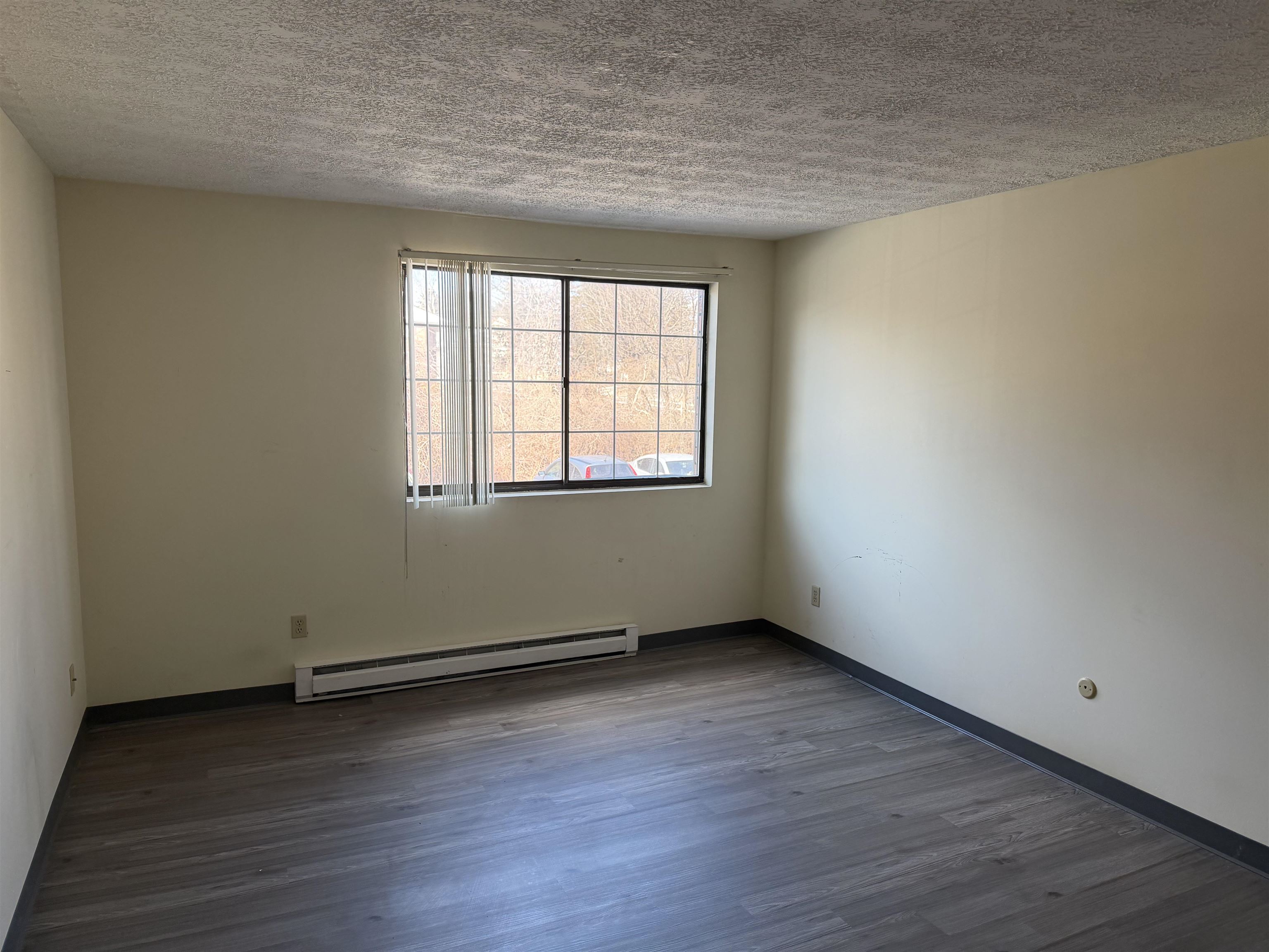 64 Dunbarton Rd, Manchester, NH 03102