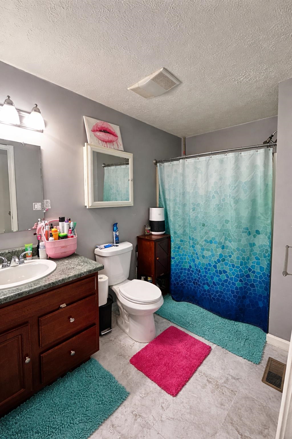 604 Silver St, Manchester, NH 03103