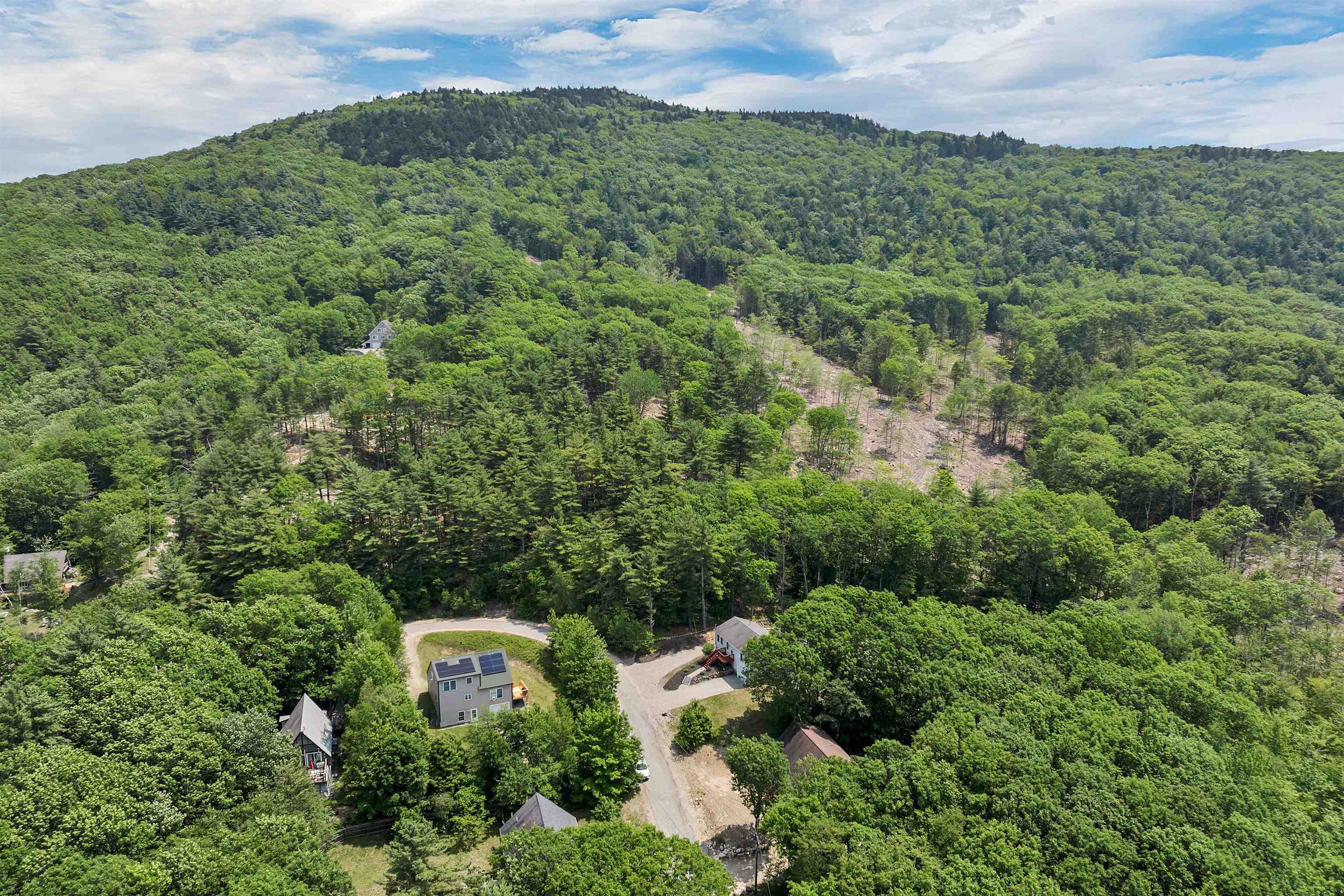 Franconia Dr, New Durham, NH 03855