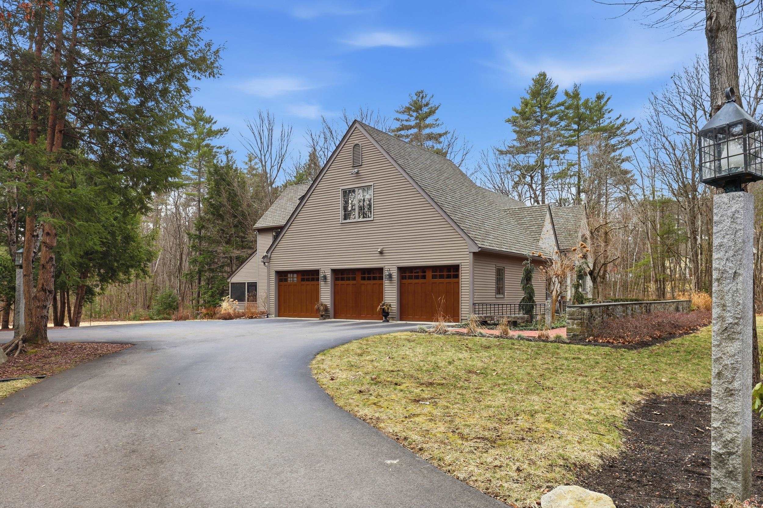 63 Ridge Rd, Concord, NH 03301