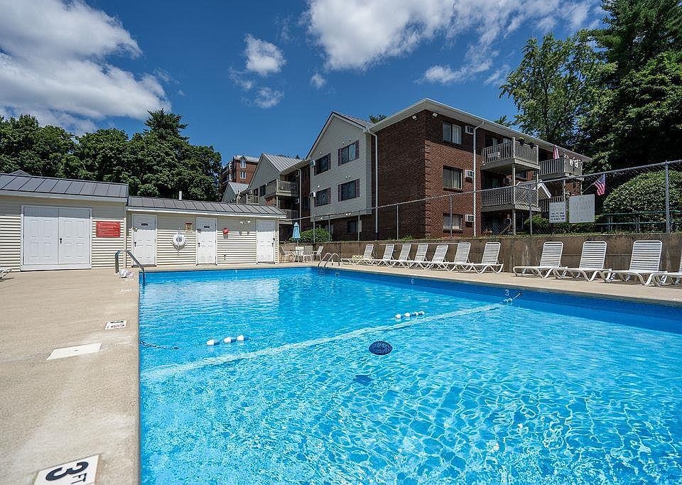 35 Andrew St #28, Manchester, NH 03104