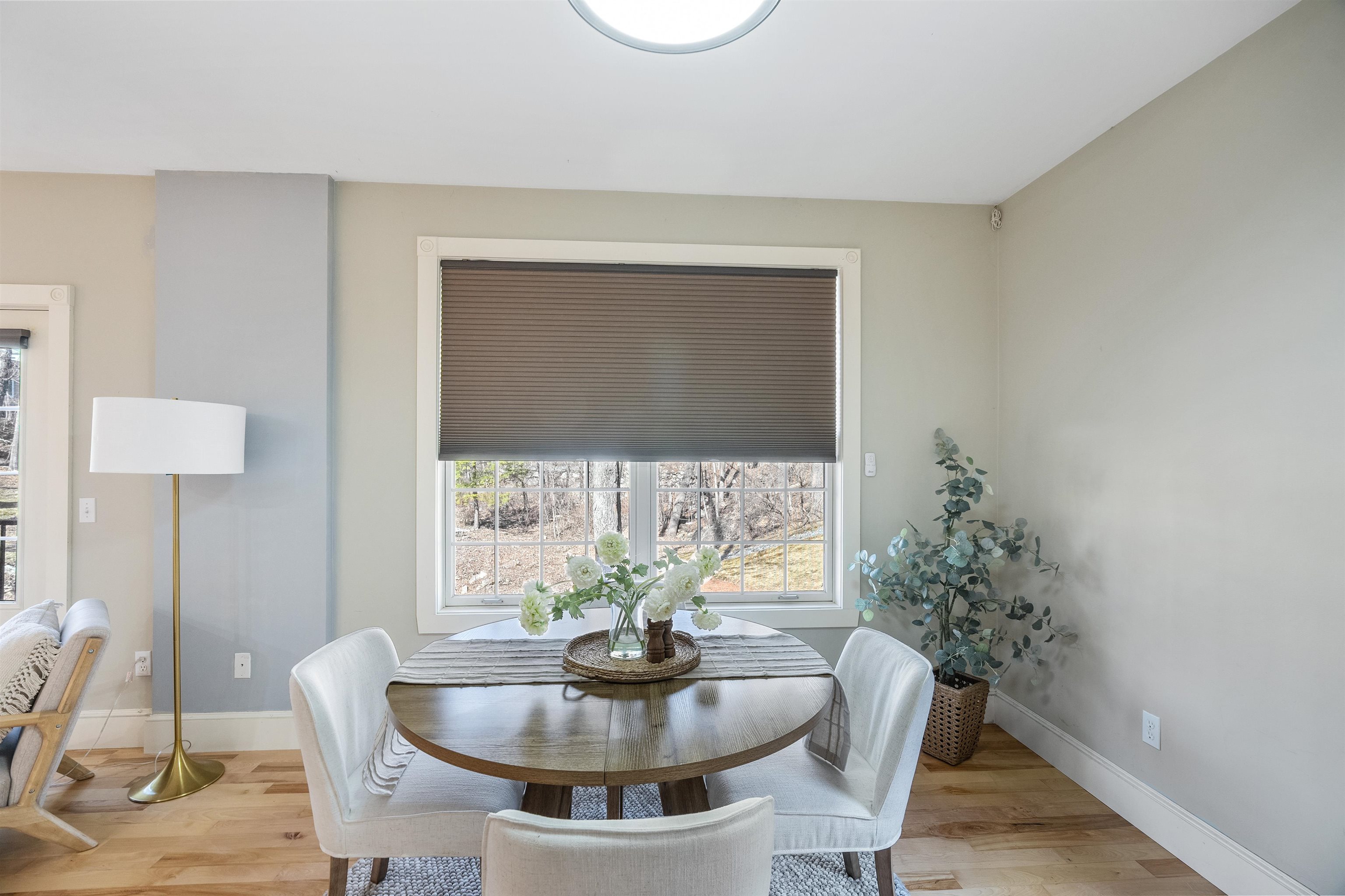 7 Chester Rd, Derry, NH 03038