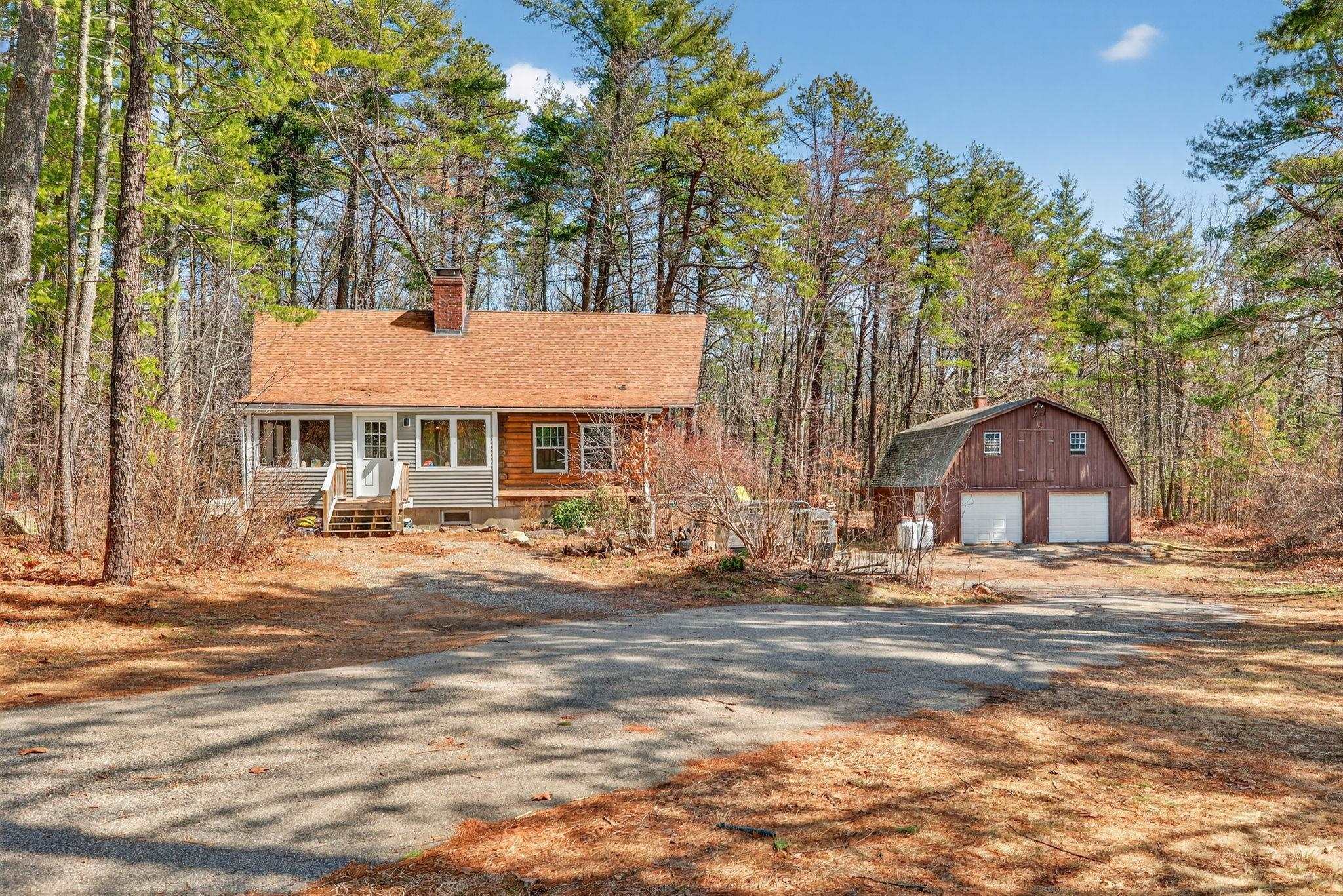 21 Langs Ln, Newmarket, NH 03857