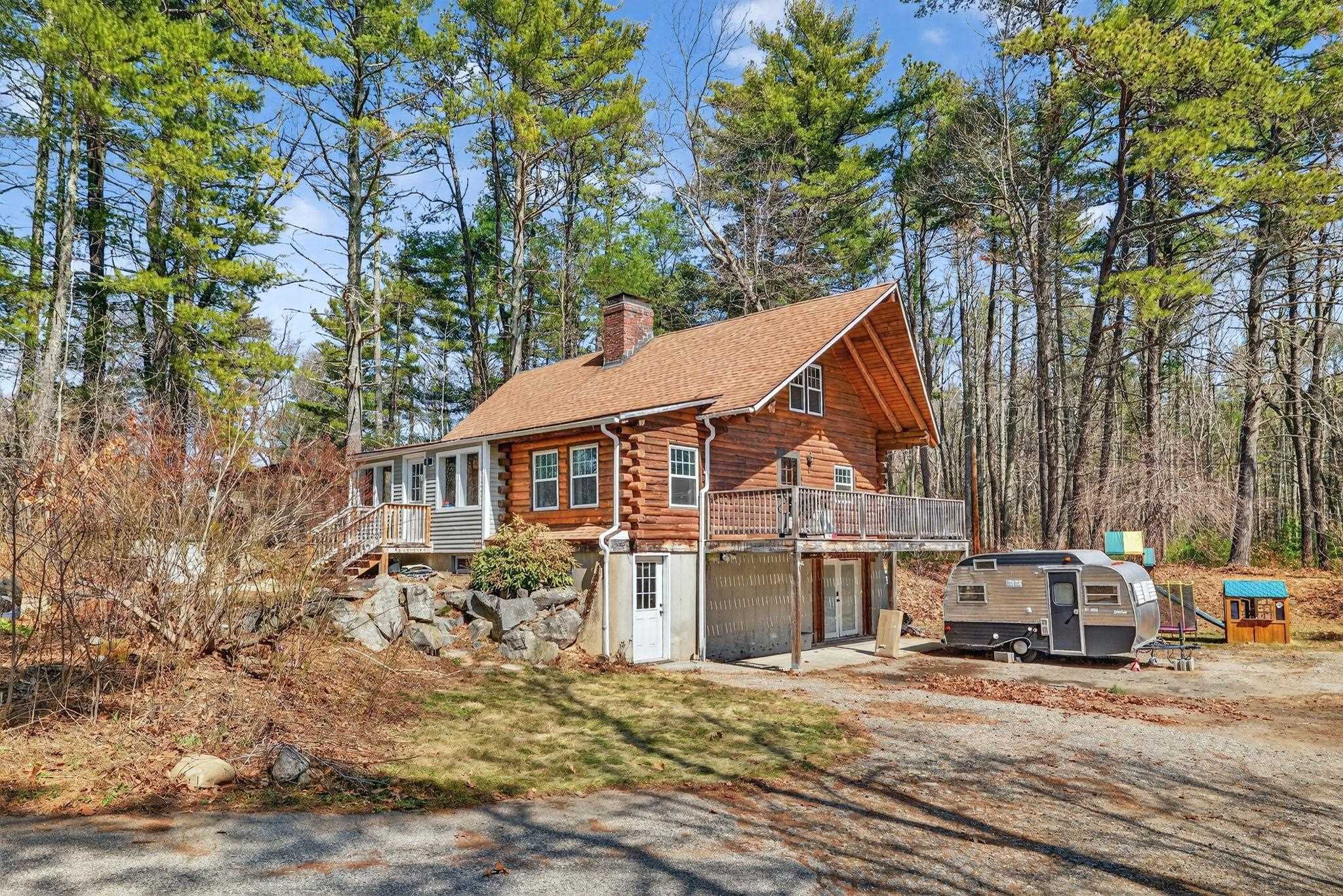 21 Langs Ln, Newmarket, NH 03857