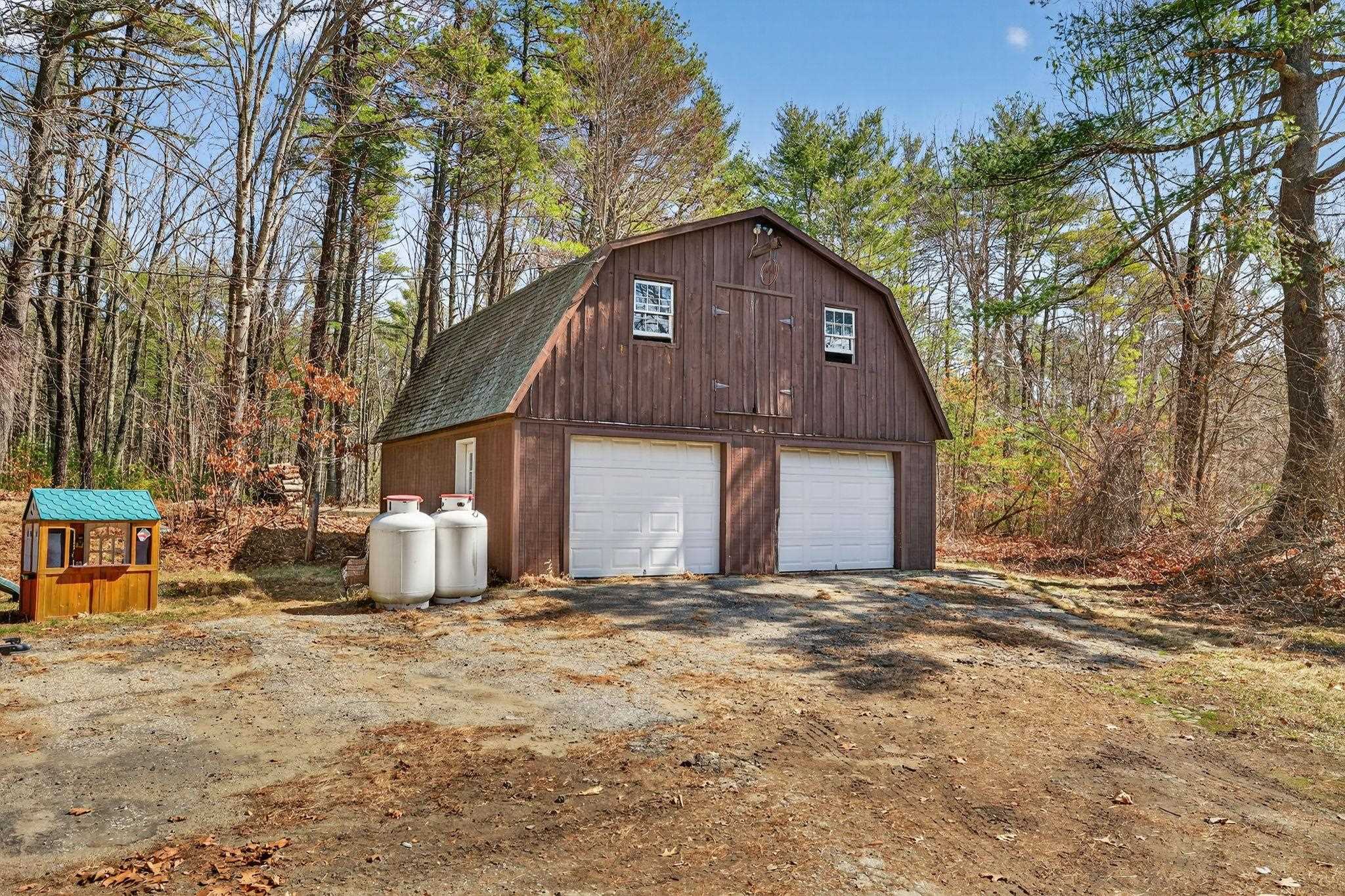 21 Langs Ln, Newmarket, NH 03857