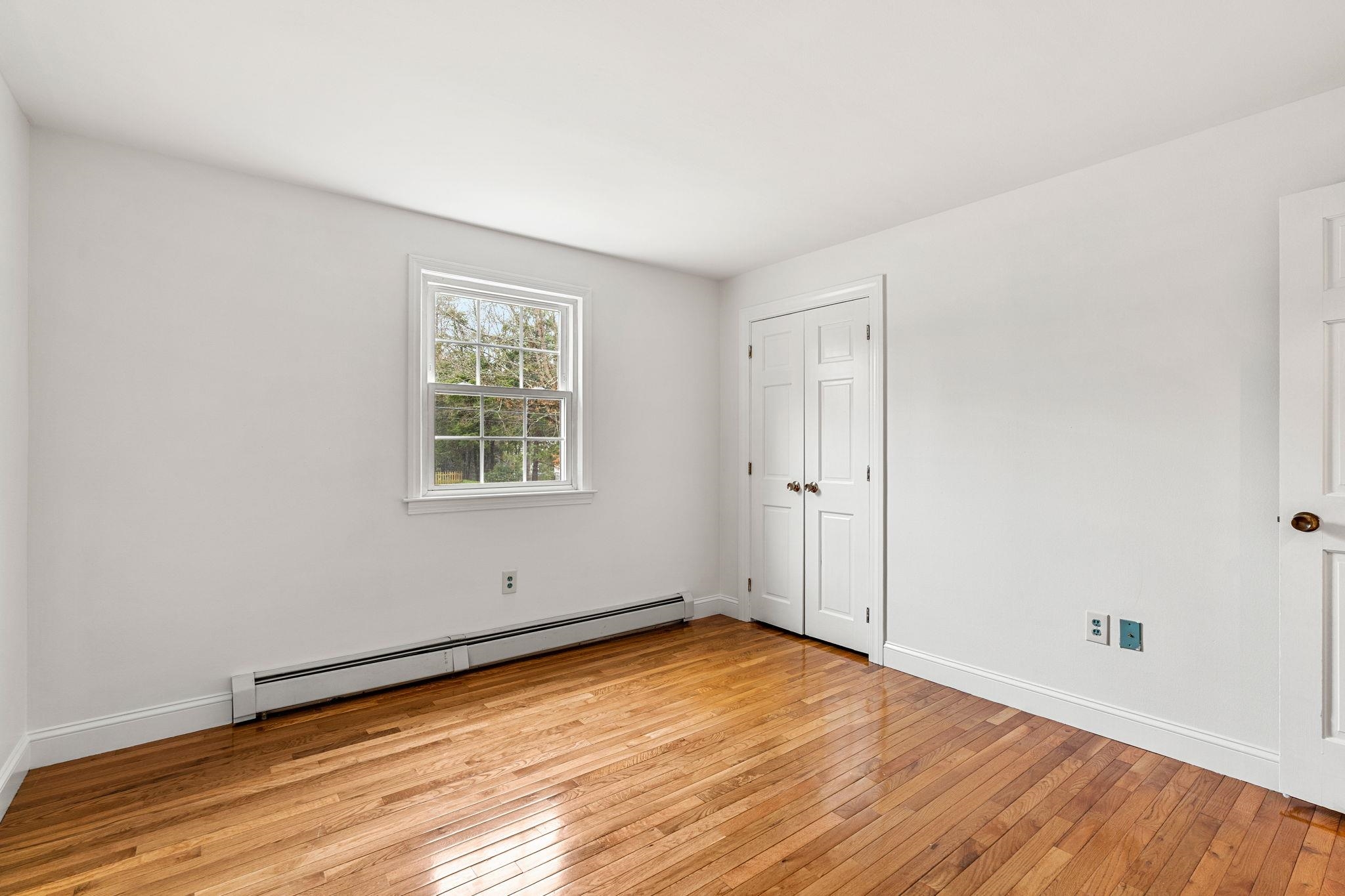 35 Langdale Dr, Hampton, NH 03842