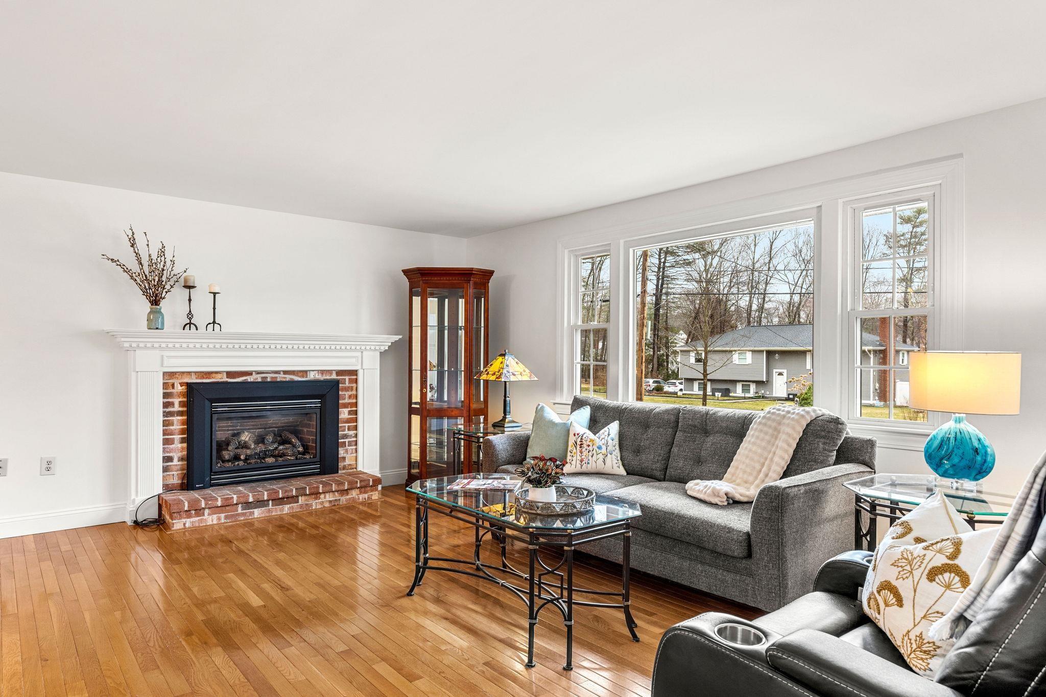 35 Langdale Dr, Hampton, NH 03842