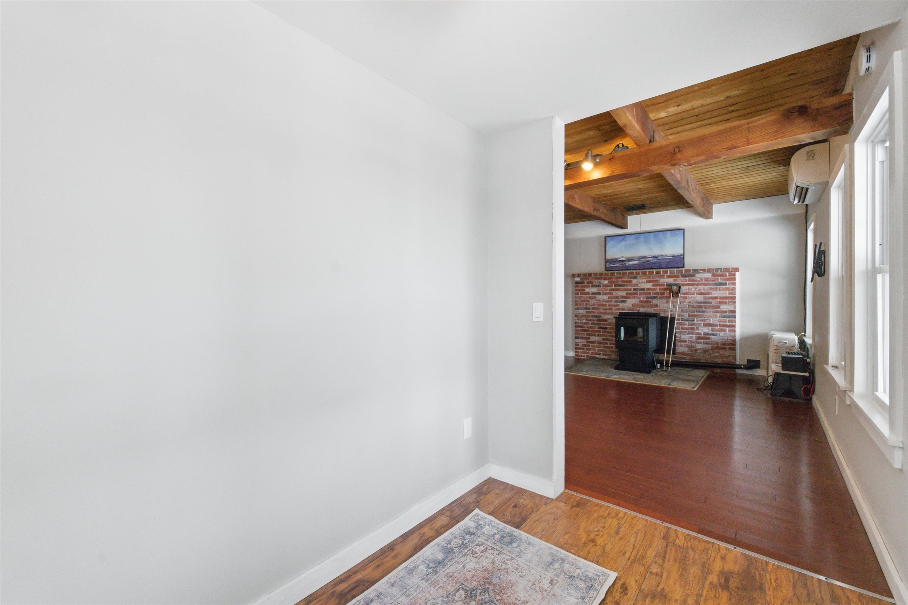 25 Hilltop Dr, Newbury, NH 03255