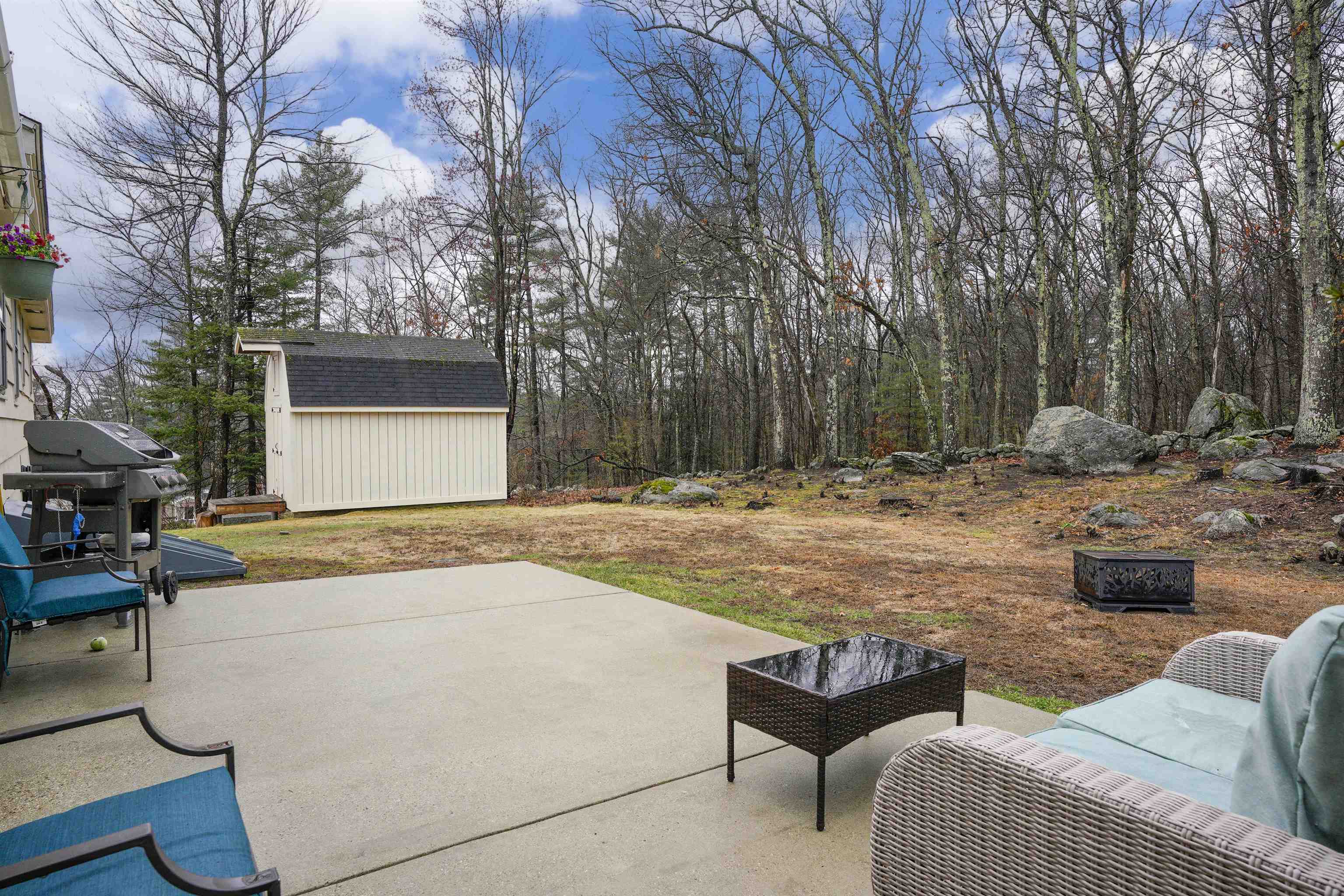 42 Belmont Dr, Merrimack, NH 03054