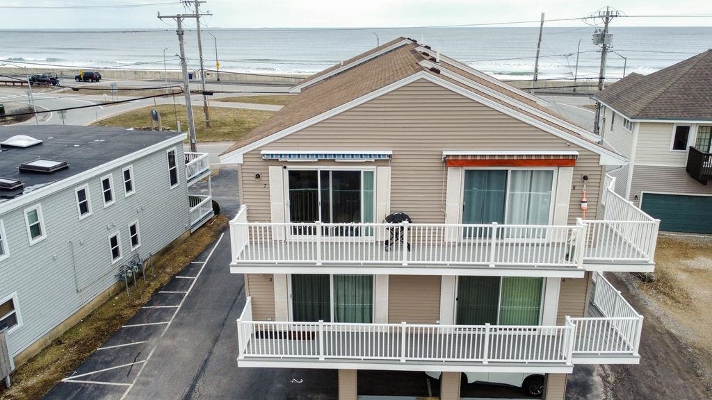 611 Ocean Blvd, Hampton, NH 03842-4335