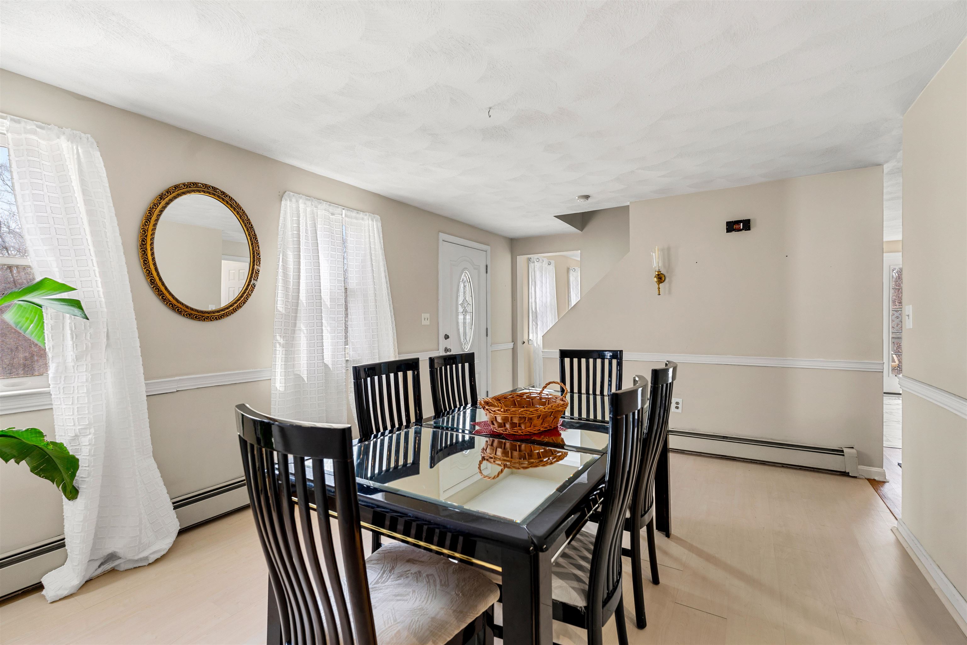 31 Peoples Pl, Haverhill, MA 01832