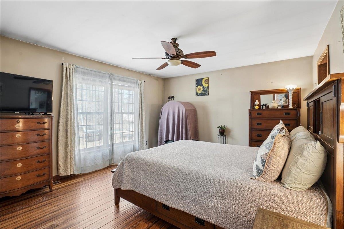 59 Harvey Lake Rd, Northwood, NH 03261