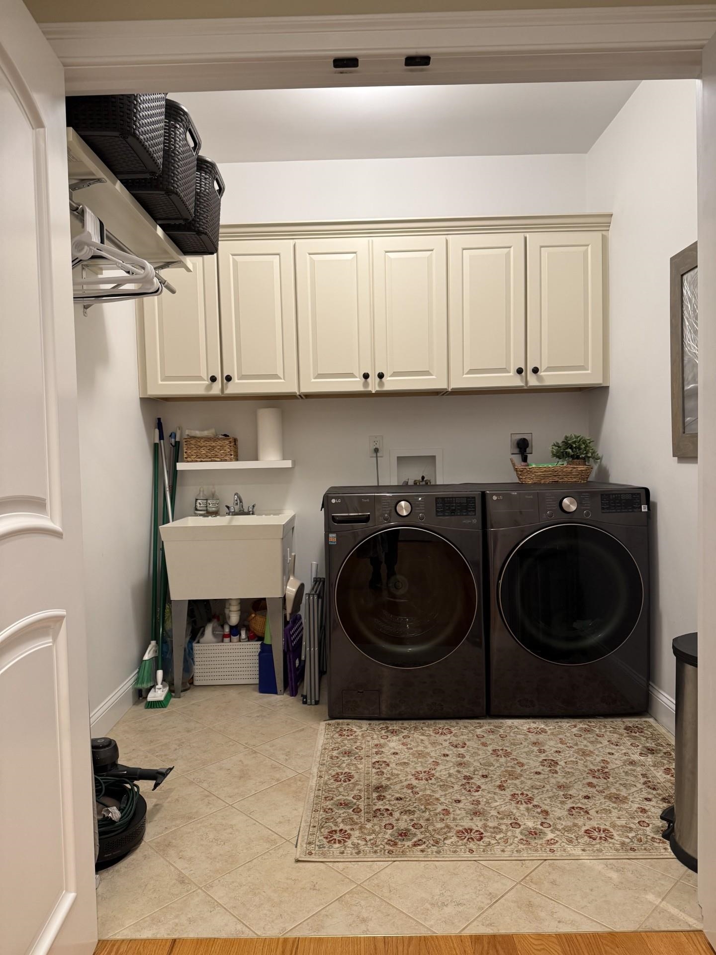 9 Louis Dr, Brookline, NH 03033