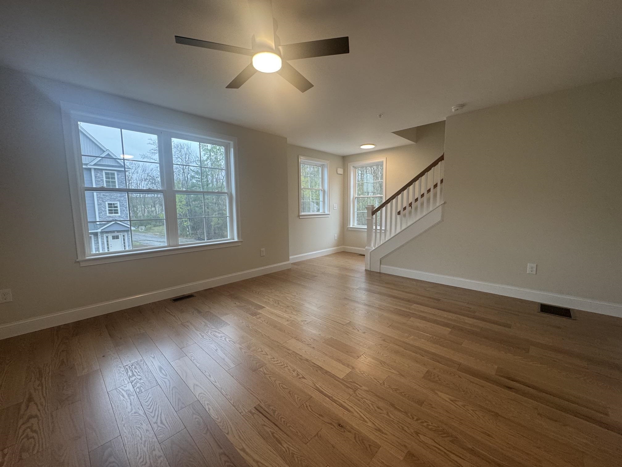 87 Kearsarge Ln, Tilton, NH 03276