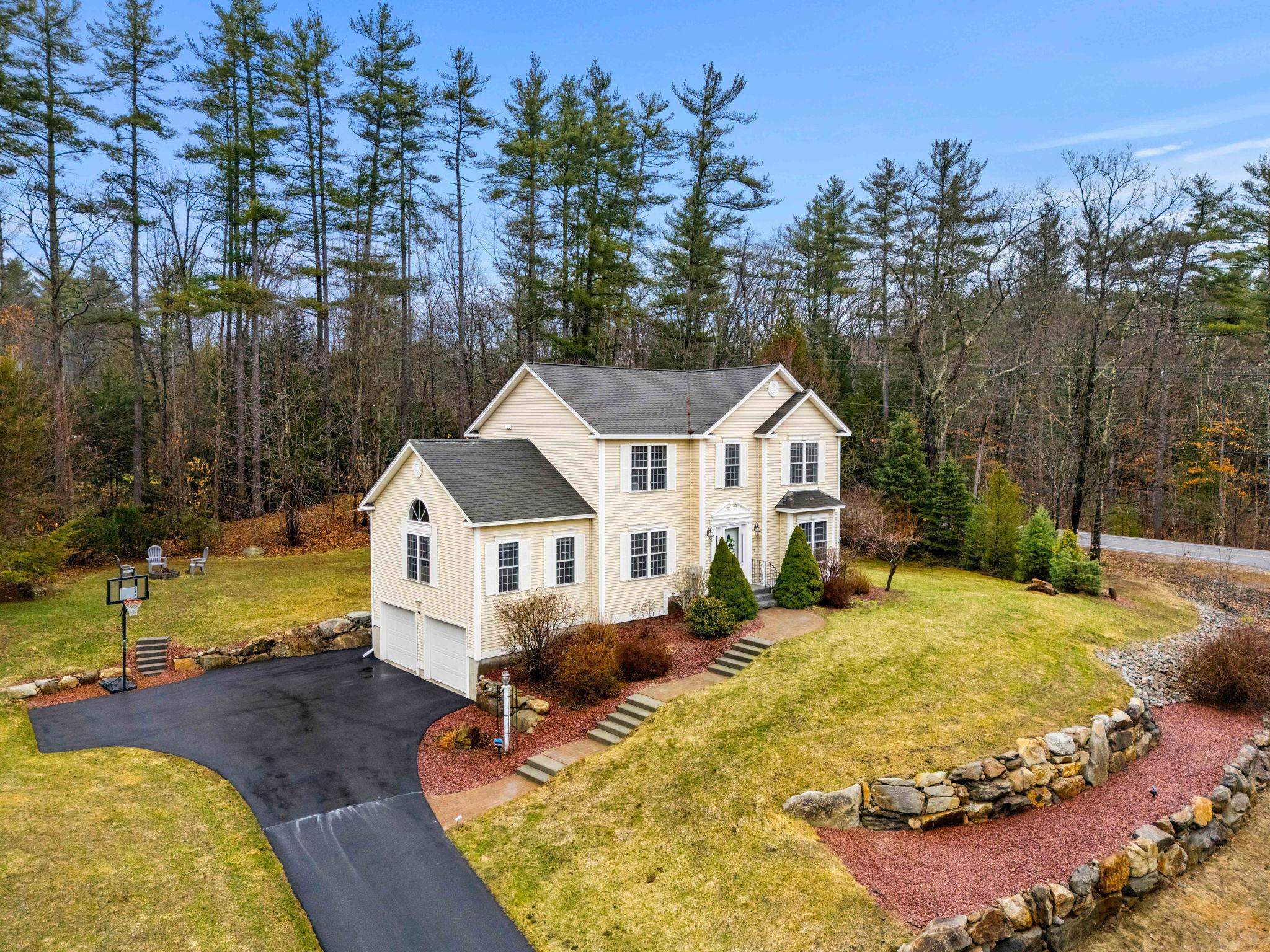 3 High Gate Dr, Bedford, NH 03110