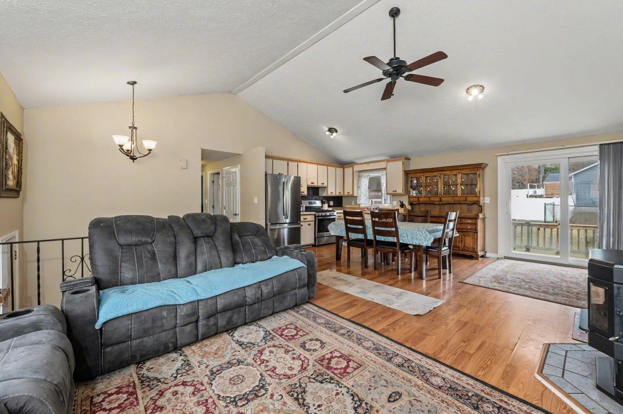 1 Juniper Way, Merrimack, NH 03054