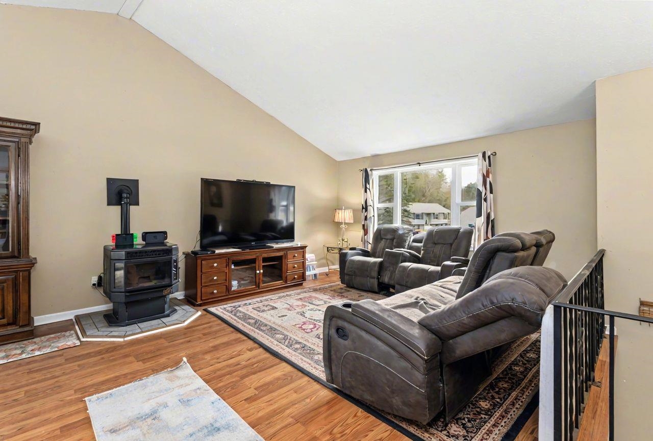 1 Juniper Way, Merrimack, NH 03054