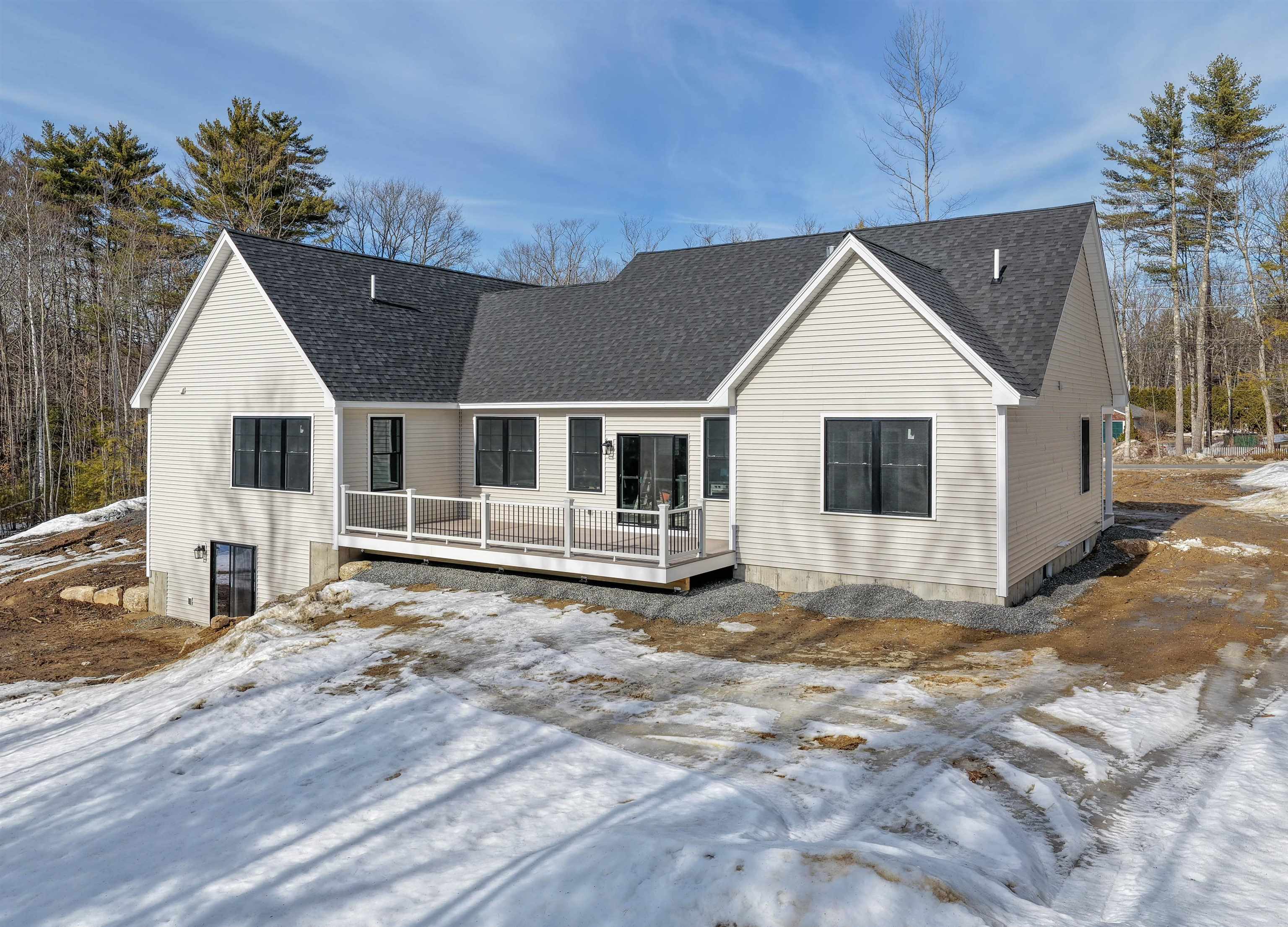 80 Hatch Corner Rd, Meredith, NH 03253