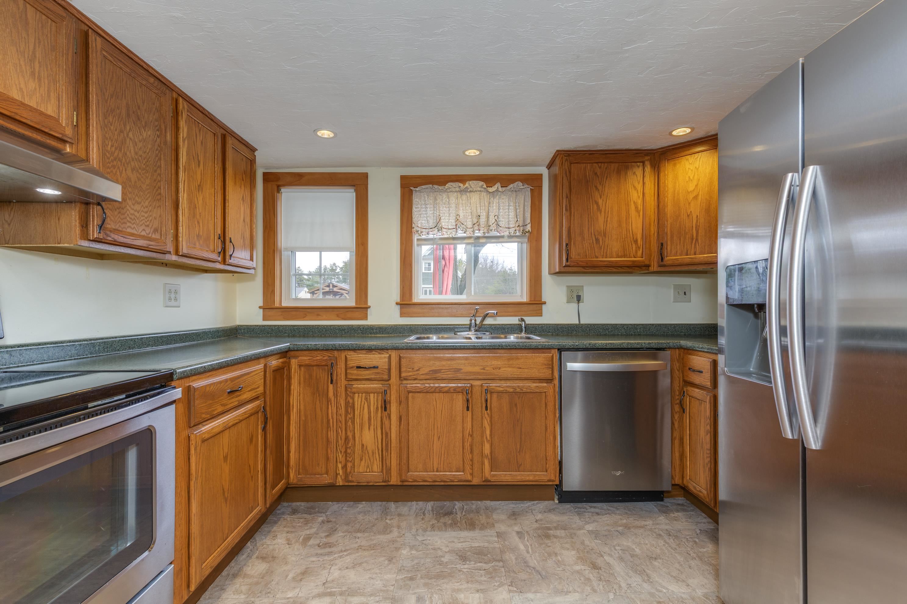 21 Hobart St, Concord, NH 03303