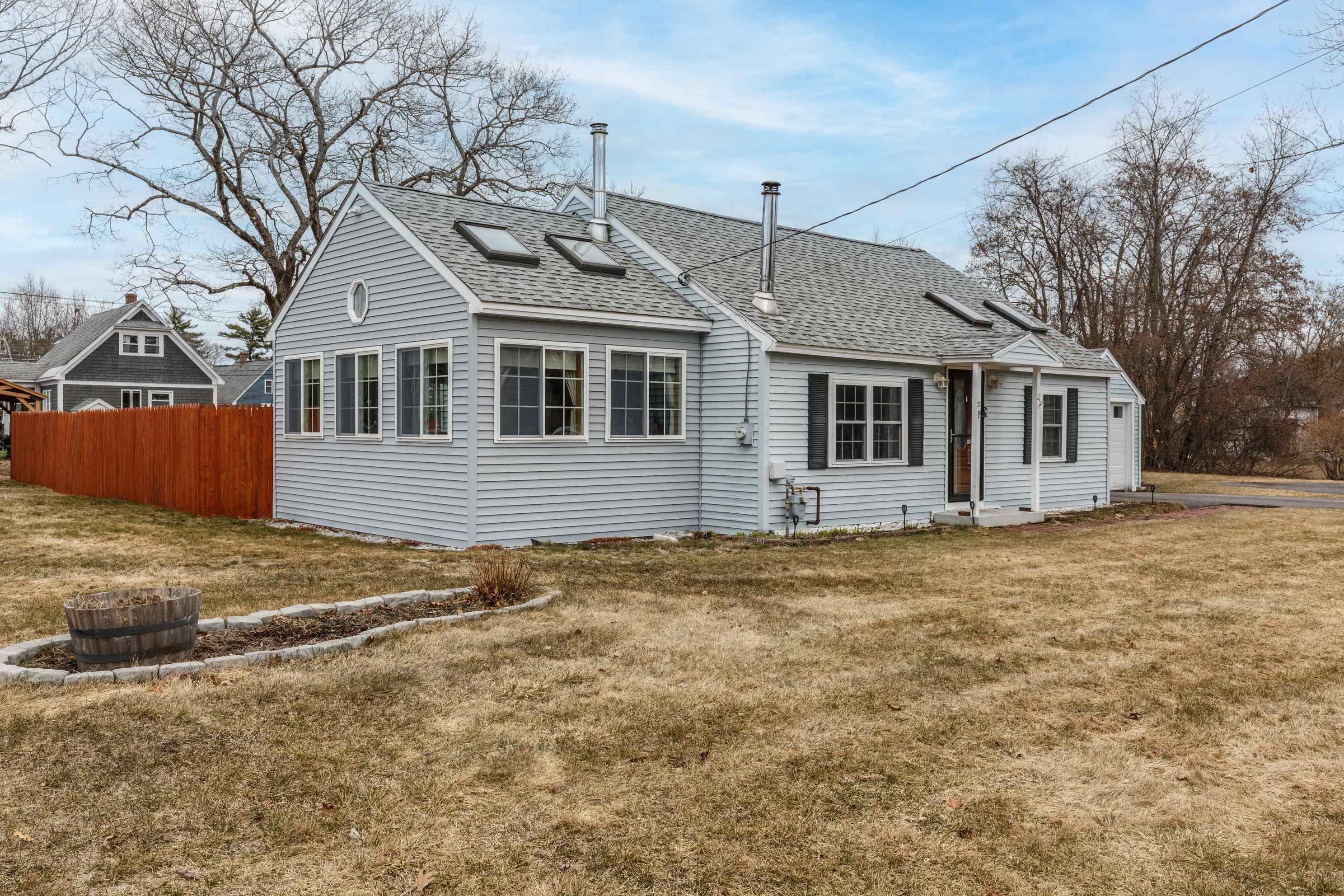 21 Hobart St, Concord, NH 03303