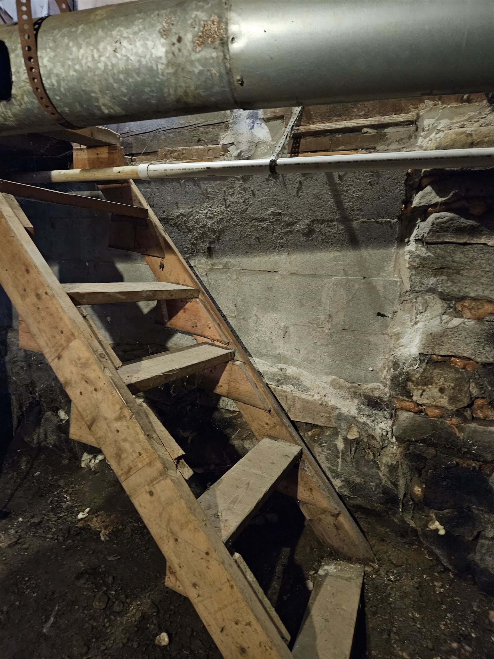 32 Charles St, Keene, NH 03431