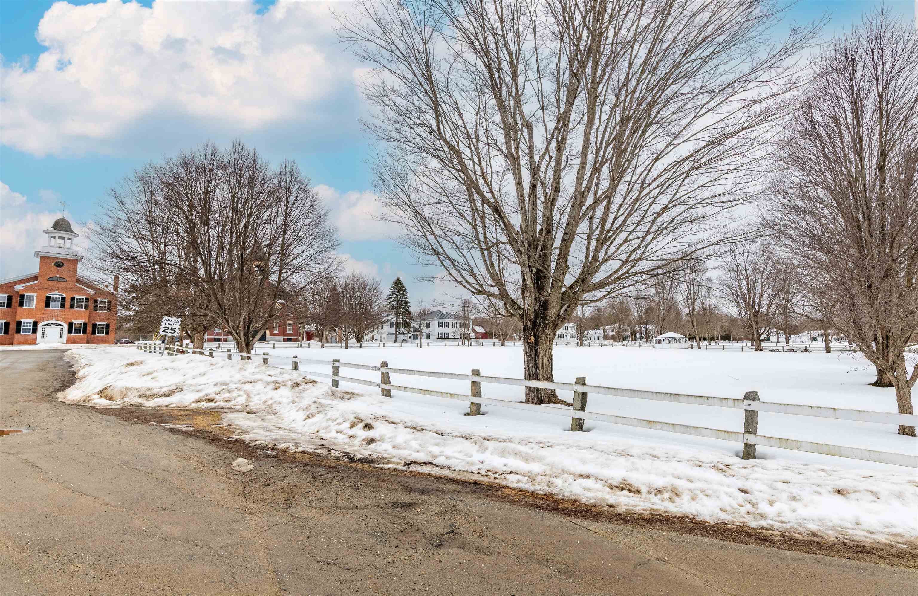 412 Dartmouth College Hw, Haverhill, NH 03765