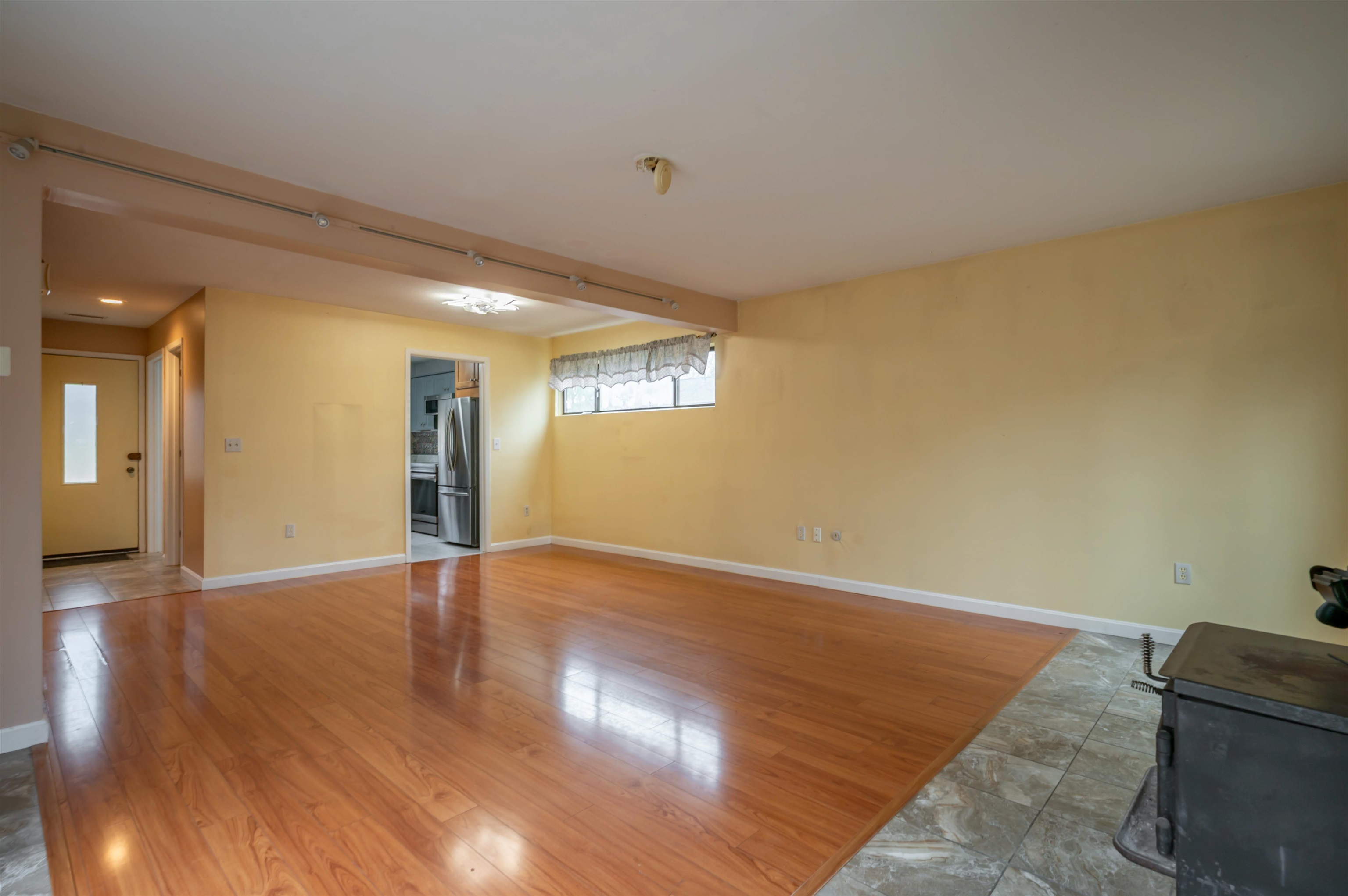 111 Coburn Ave, Nashua, NH 03063