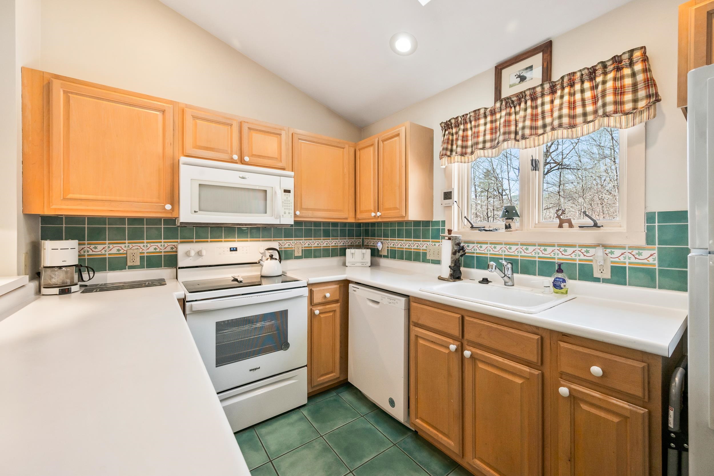 1 Woodland Pines Rd, Bartlett, NH 03812