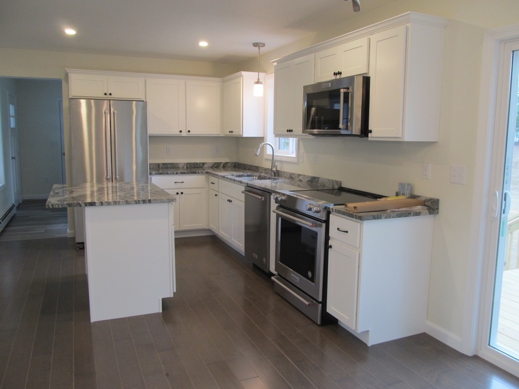 2 Ashley Ave, Hinsdale, NH 03451