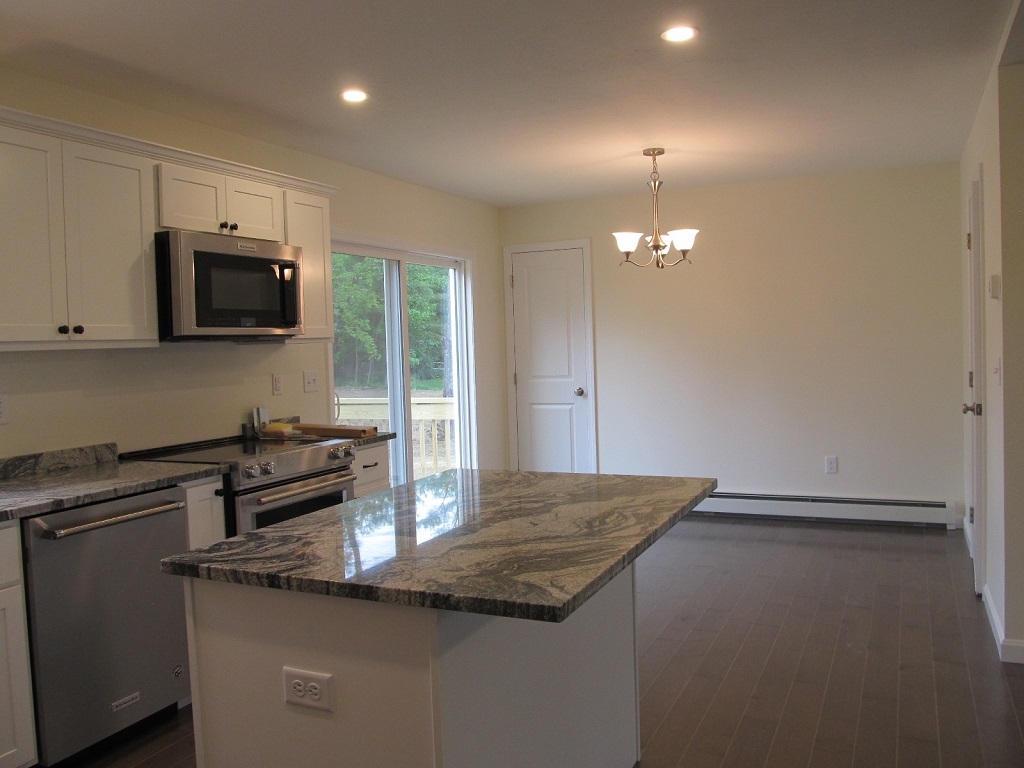 2 Ashley Ave, Hinsdale, NH 03451