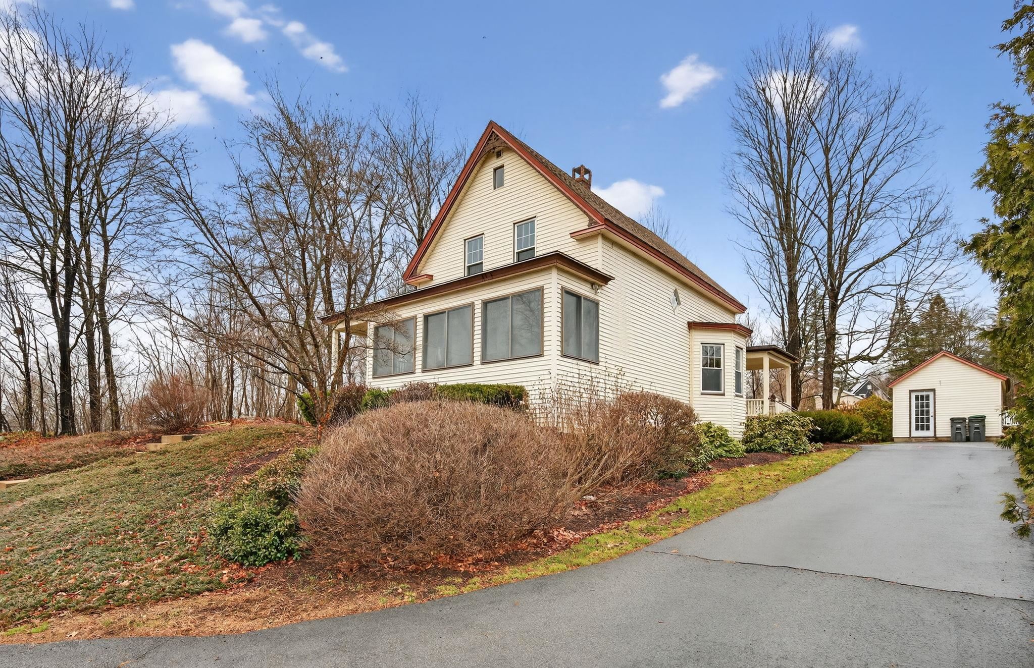 12 Millard St, Pembroke, NH 03275