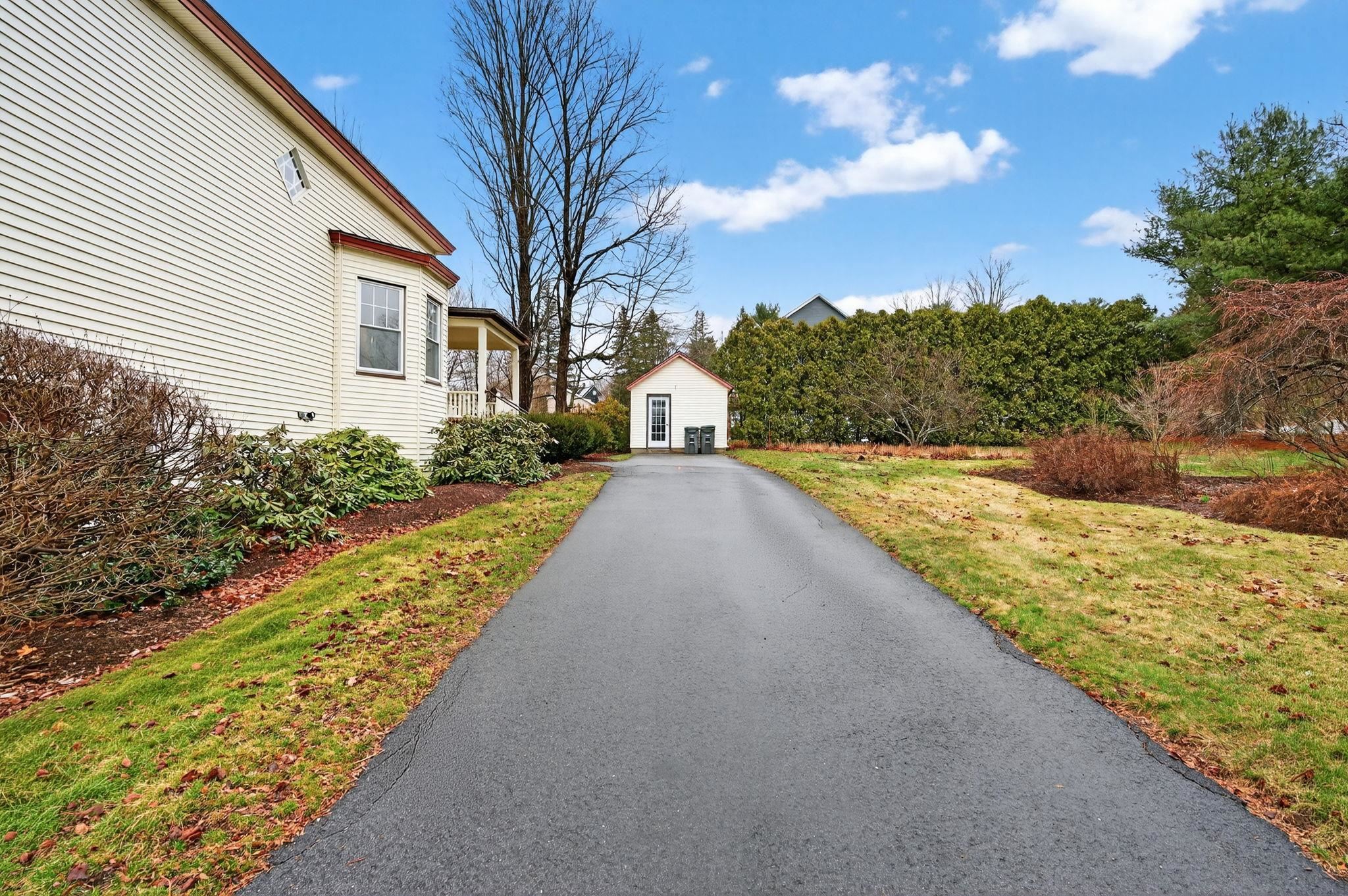 12 Millard St, Pembroke, NH 03275