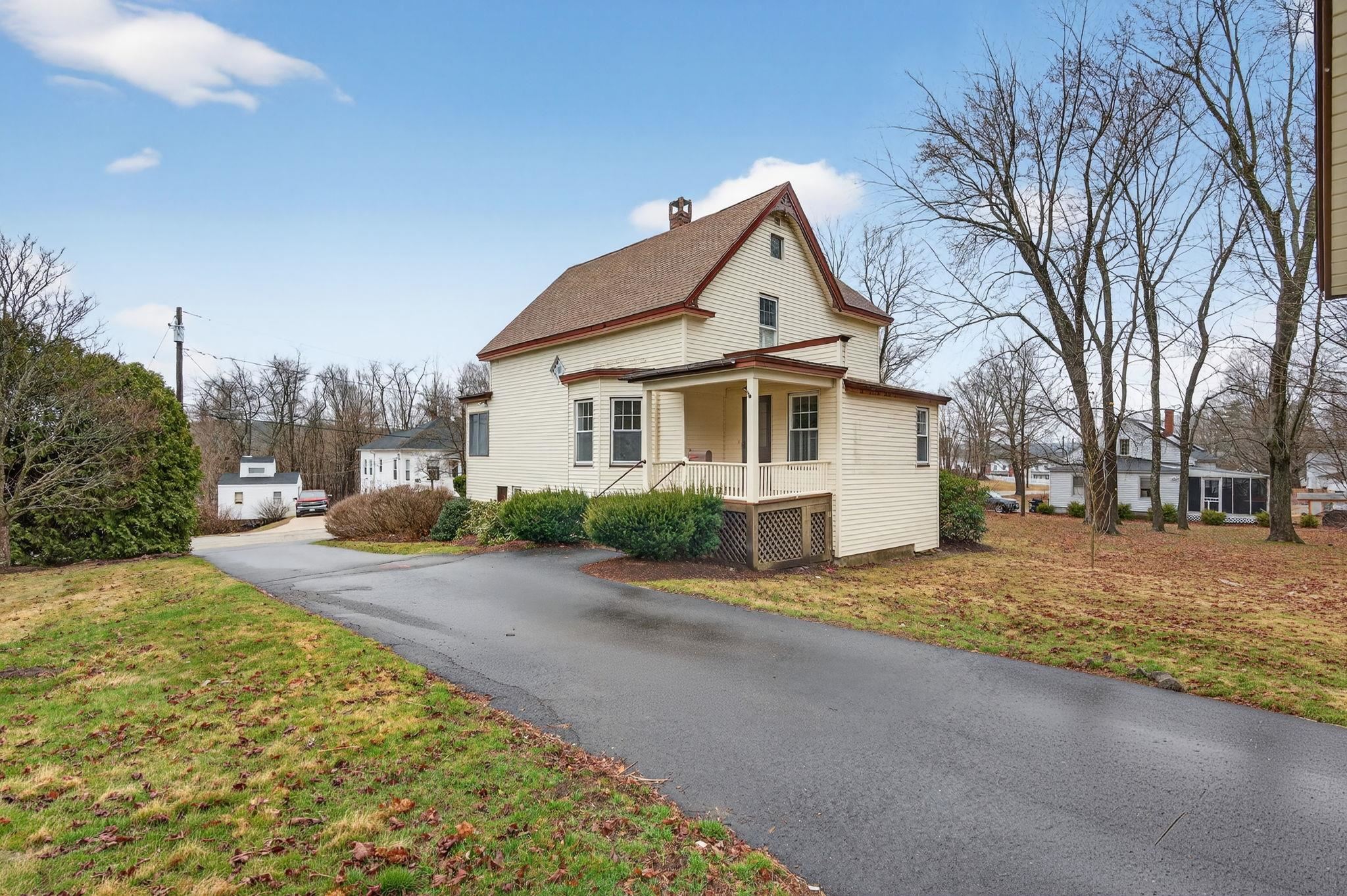 12 Millard St, Pembroke, NH 03275