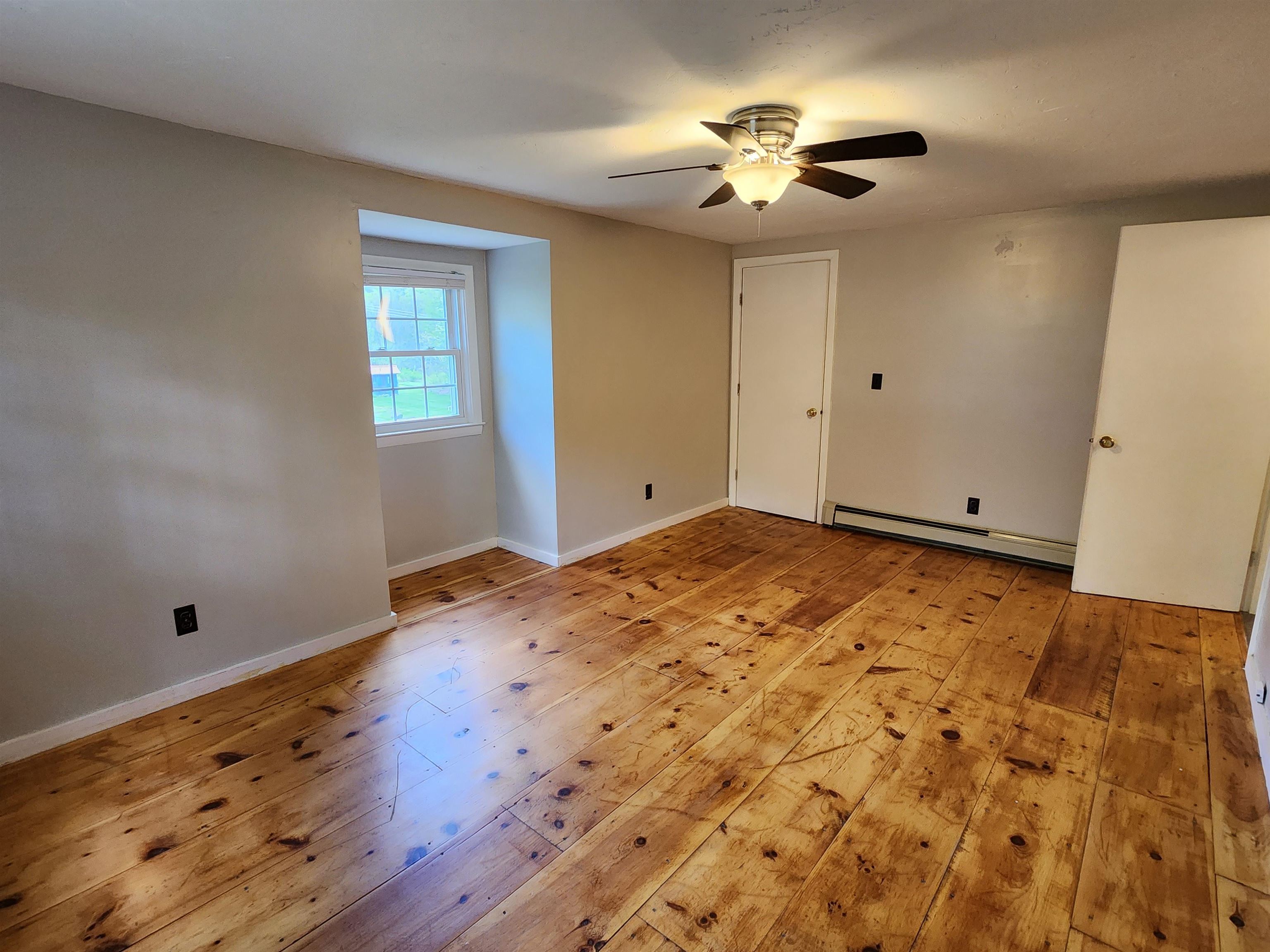 Primary Bedroom 24943644