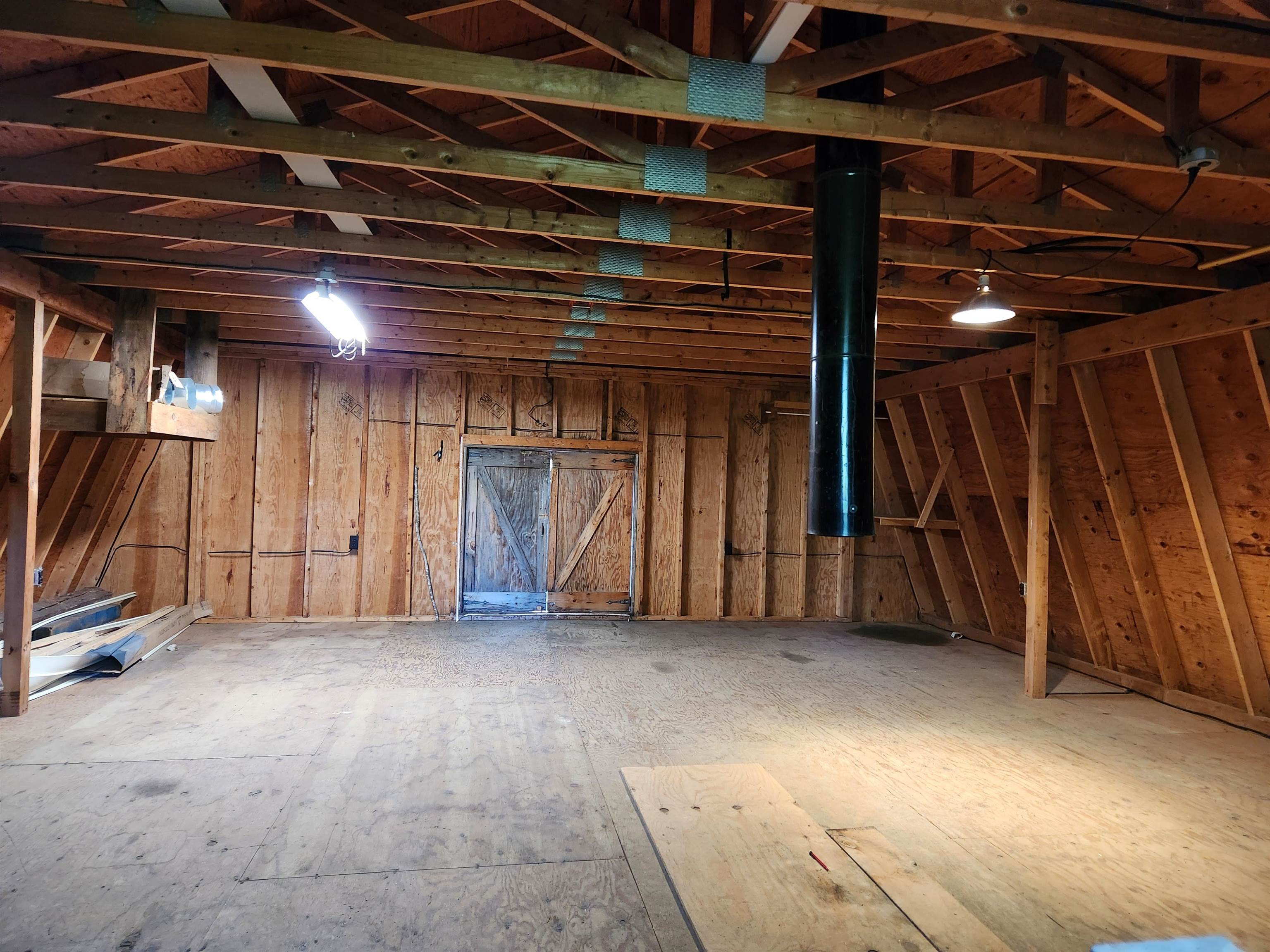 Storage above the garage 24943651