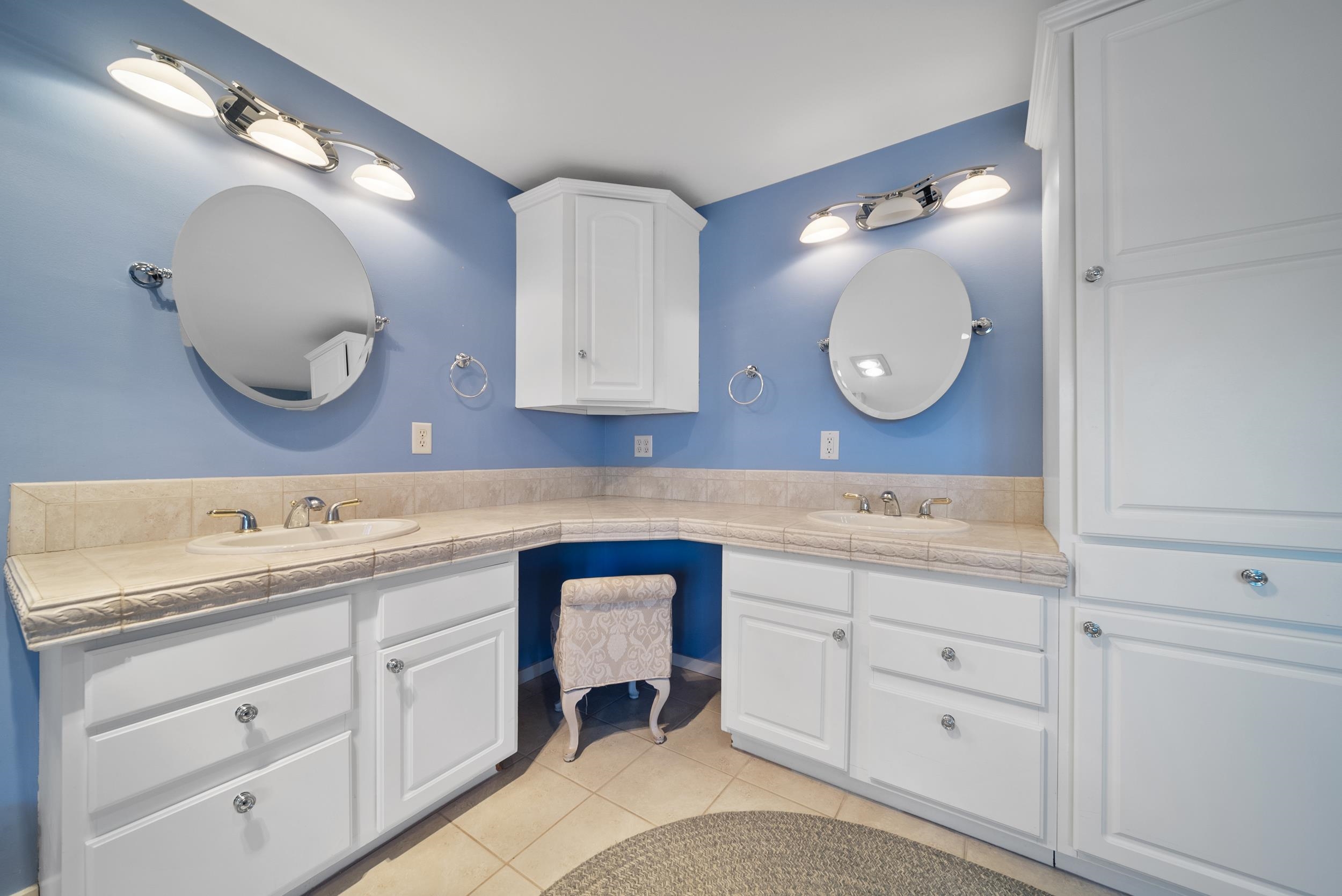 2 Remington Ct, Derry, NH 03038