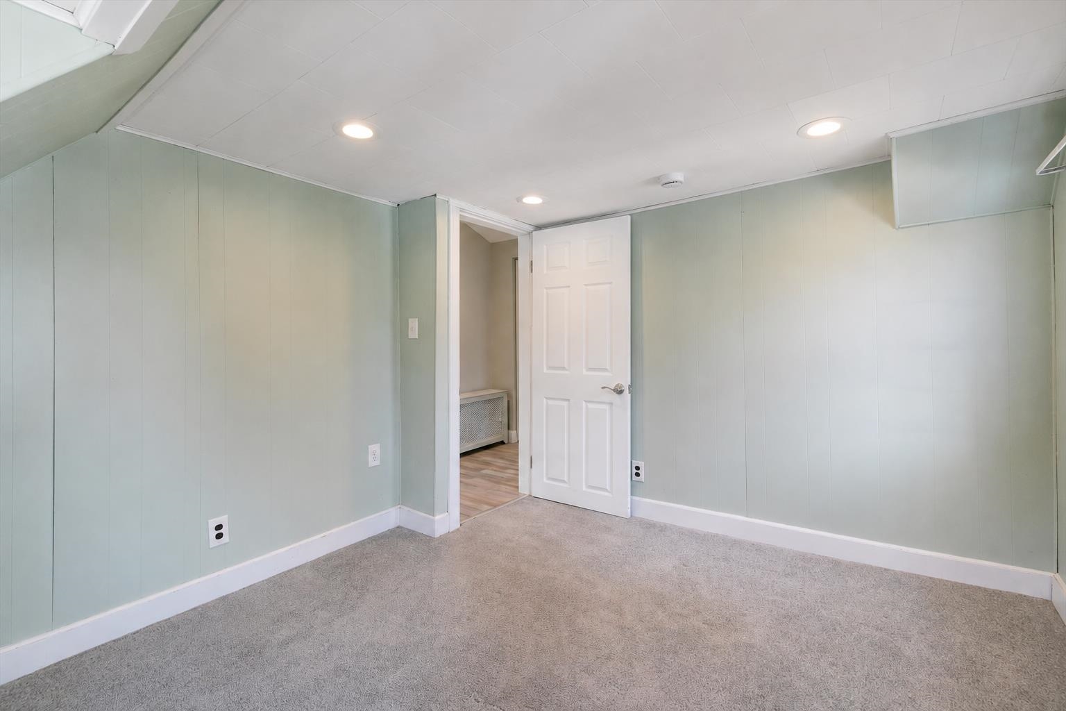 60 Town Farm Rd, Salem, NH 03079