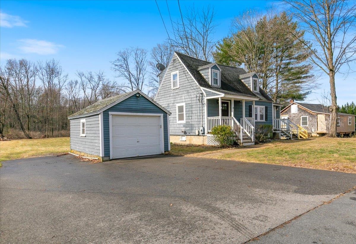 60 Town Farm Rd, Salem, NH 03079