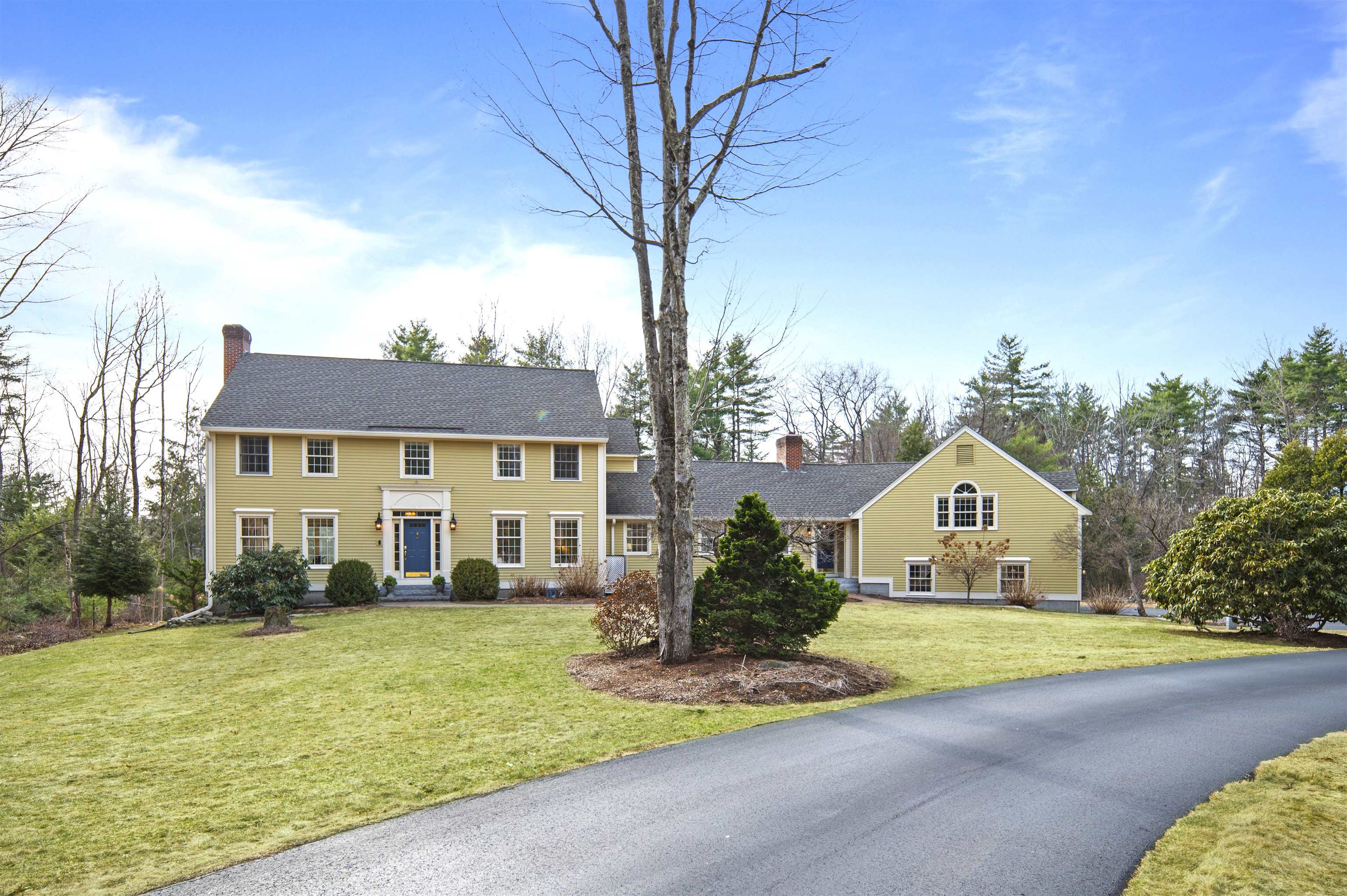 19 Old Milford Rd, Amherst, NH 03031